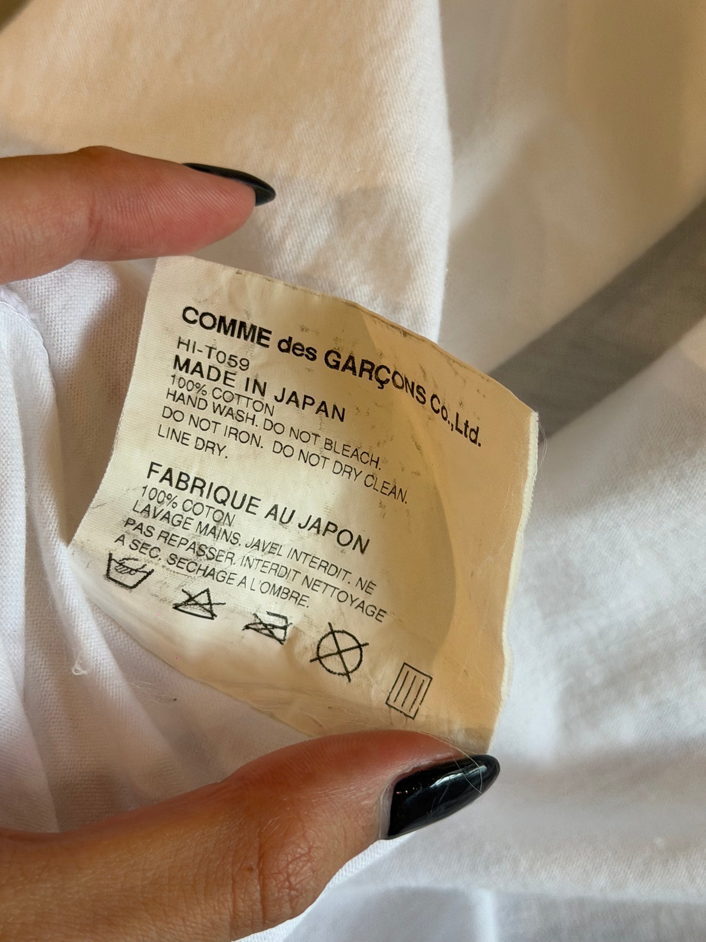 COMME DES GARÇONS HOMME SPLIT LOGO TEE