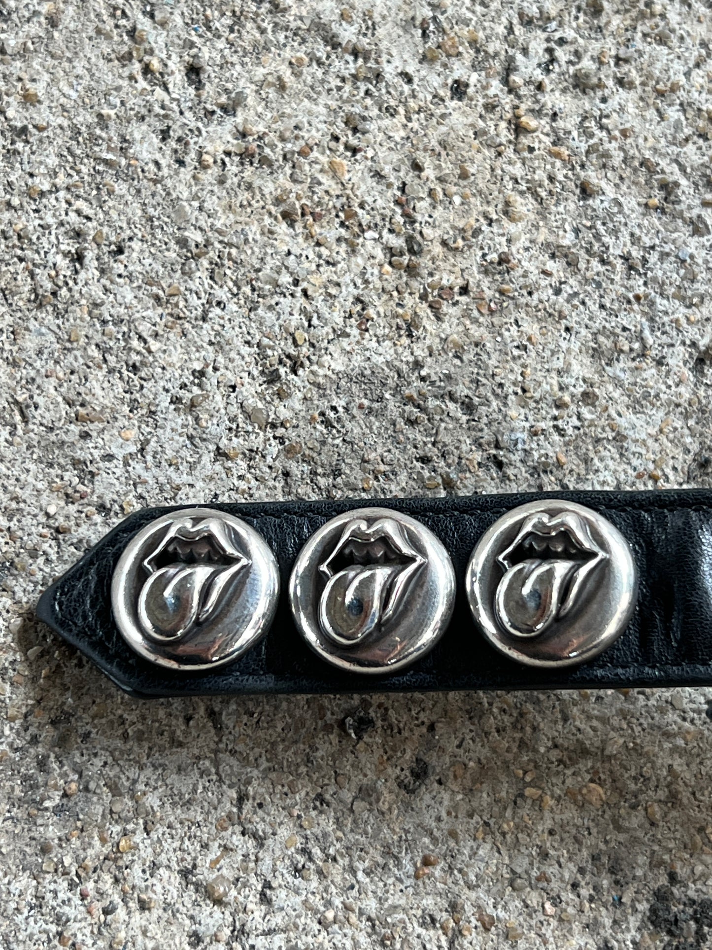 CHROME HEARTS ROLLING STONE 3 BUTTON LEATHER BRACELET