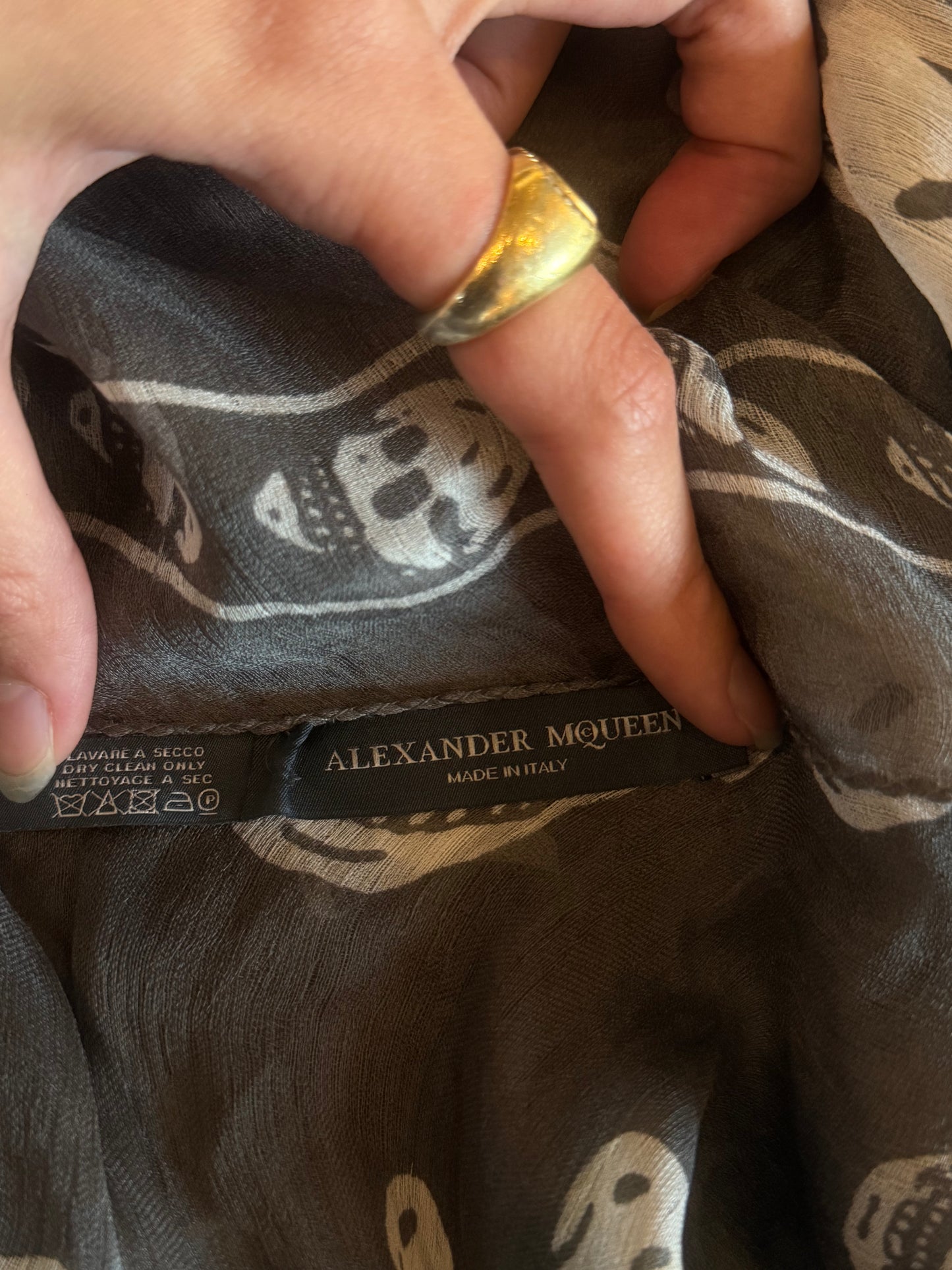 ALEXANDER MCQUEEN CLASSIC SKULL SCARF