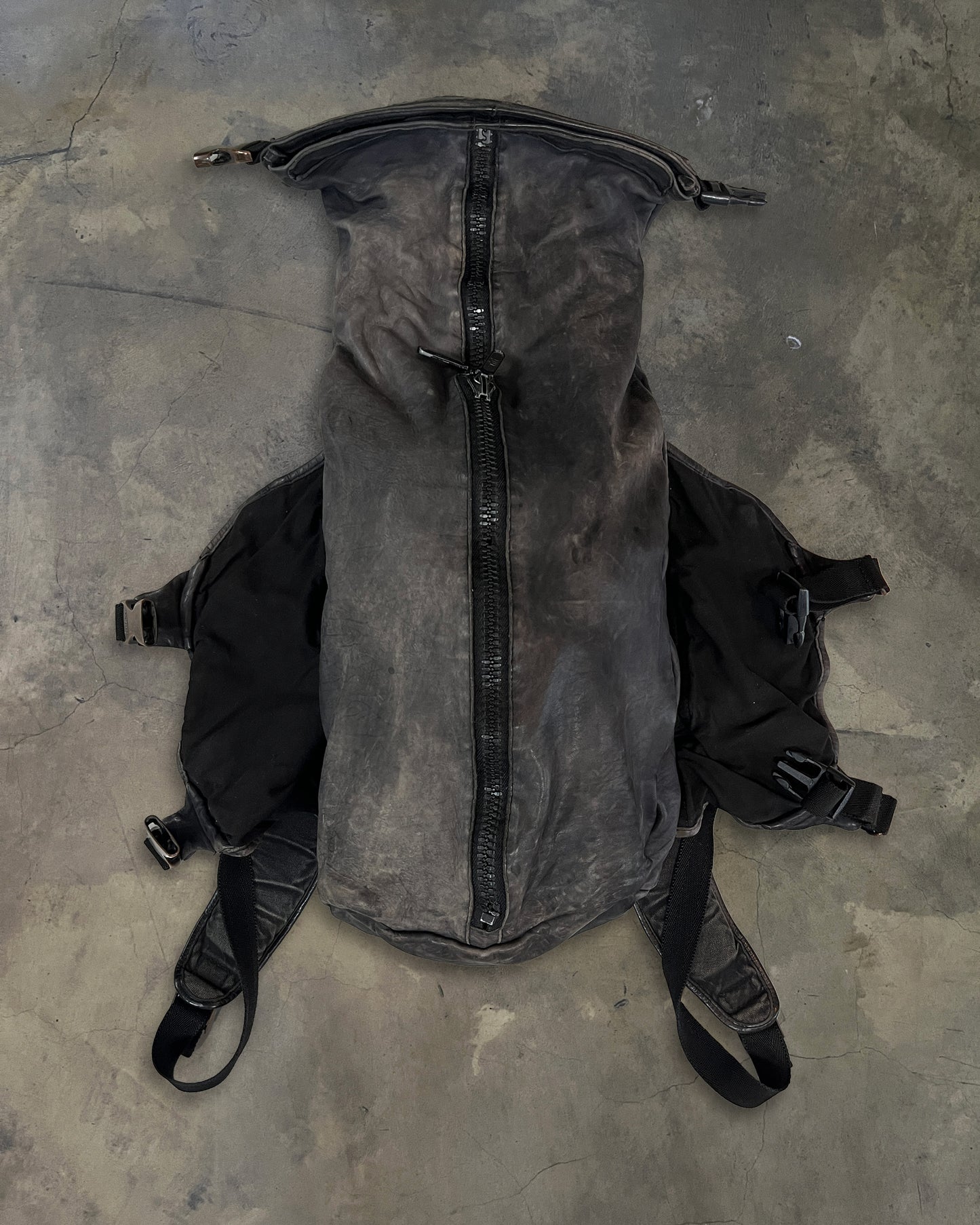 ISAMU KATAYAMA OBJECT DYED FUNCTIONAL BAGPACK