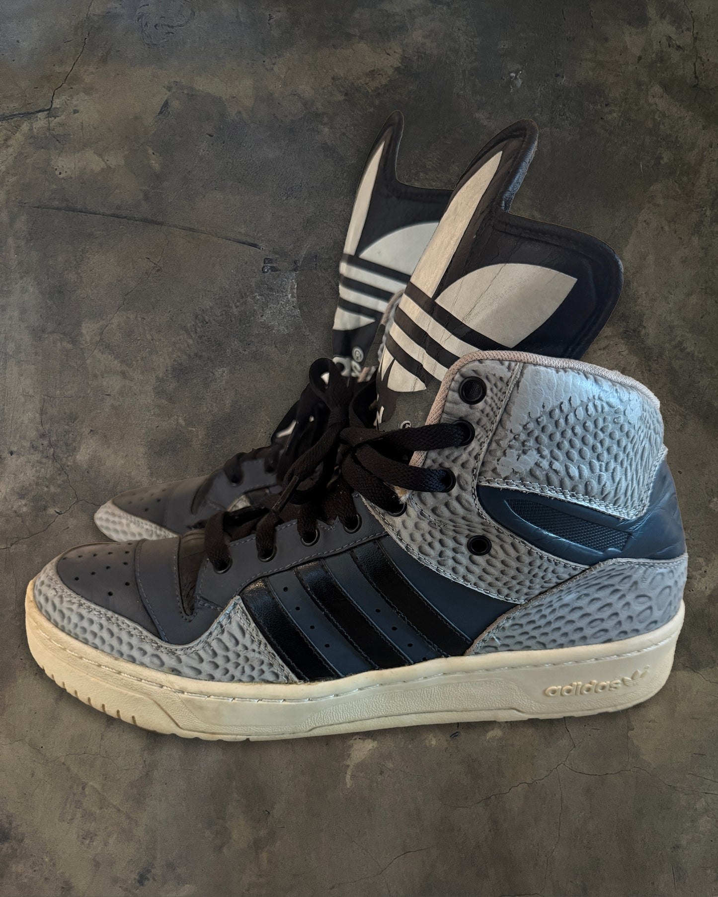 ADIDAS BIG LOGO HIGH TOP 11