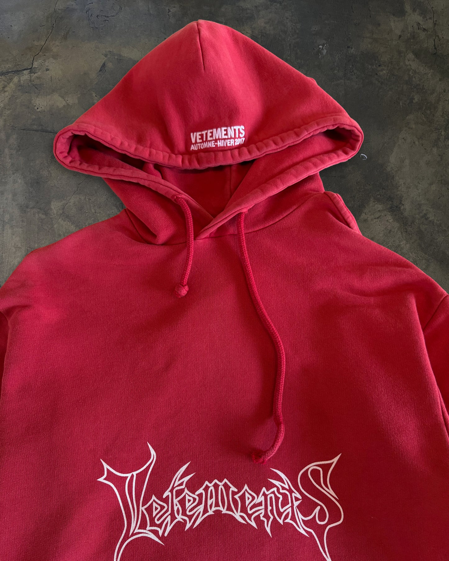 VETEMENTS AW2016 KOREA EXCLUSIVE HEAVY METAL RED HOODIE