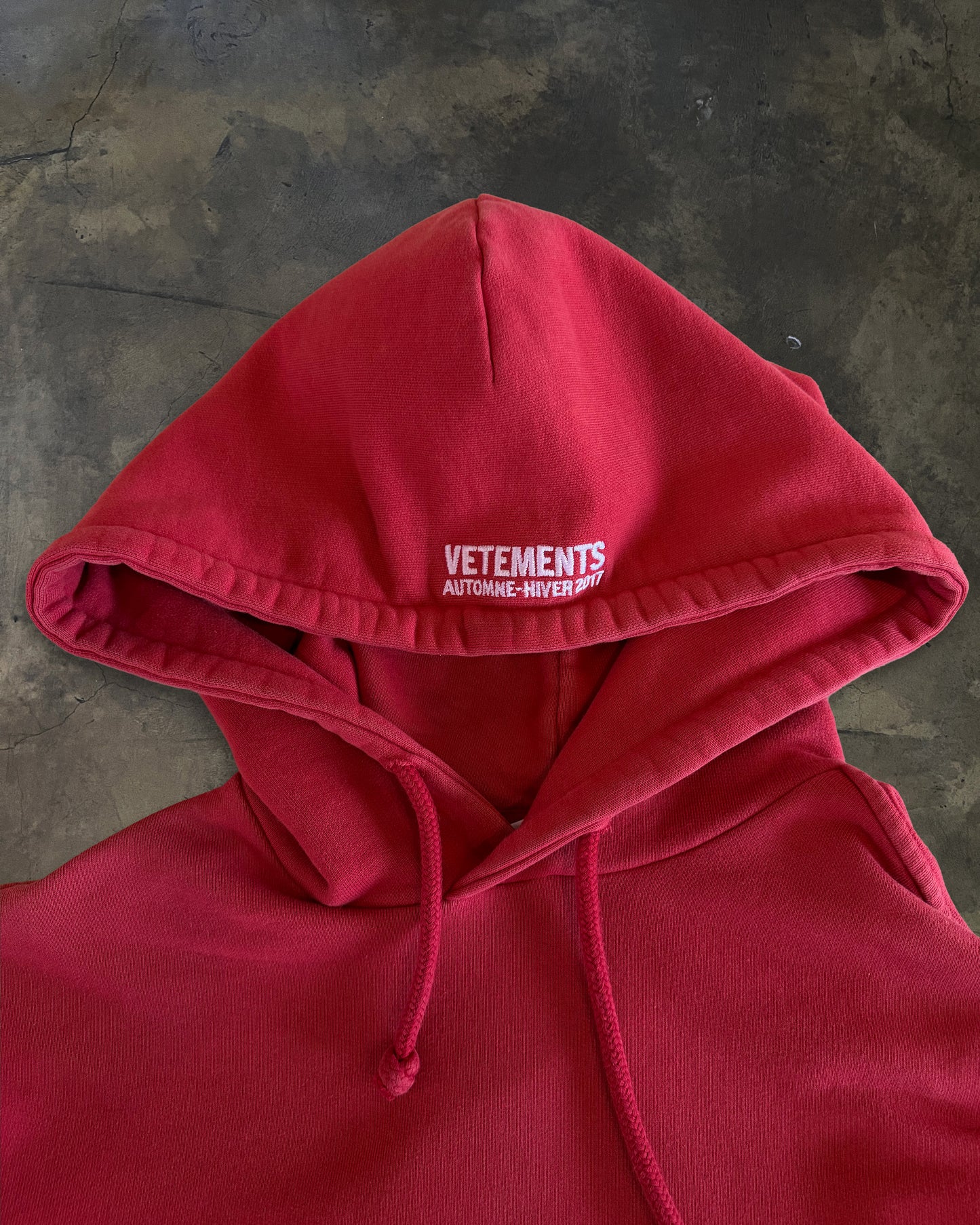 VETEMENTS AW2016 KOREA EXCLUSIVE HEAVY METAL RED HOODIE
