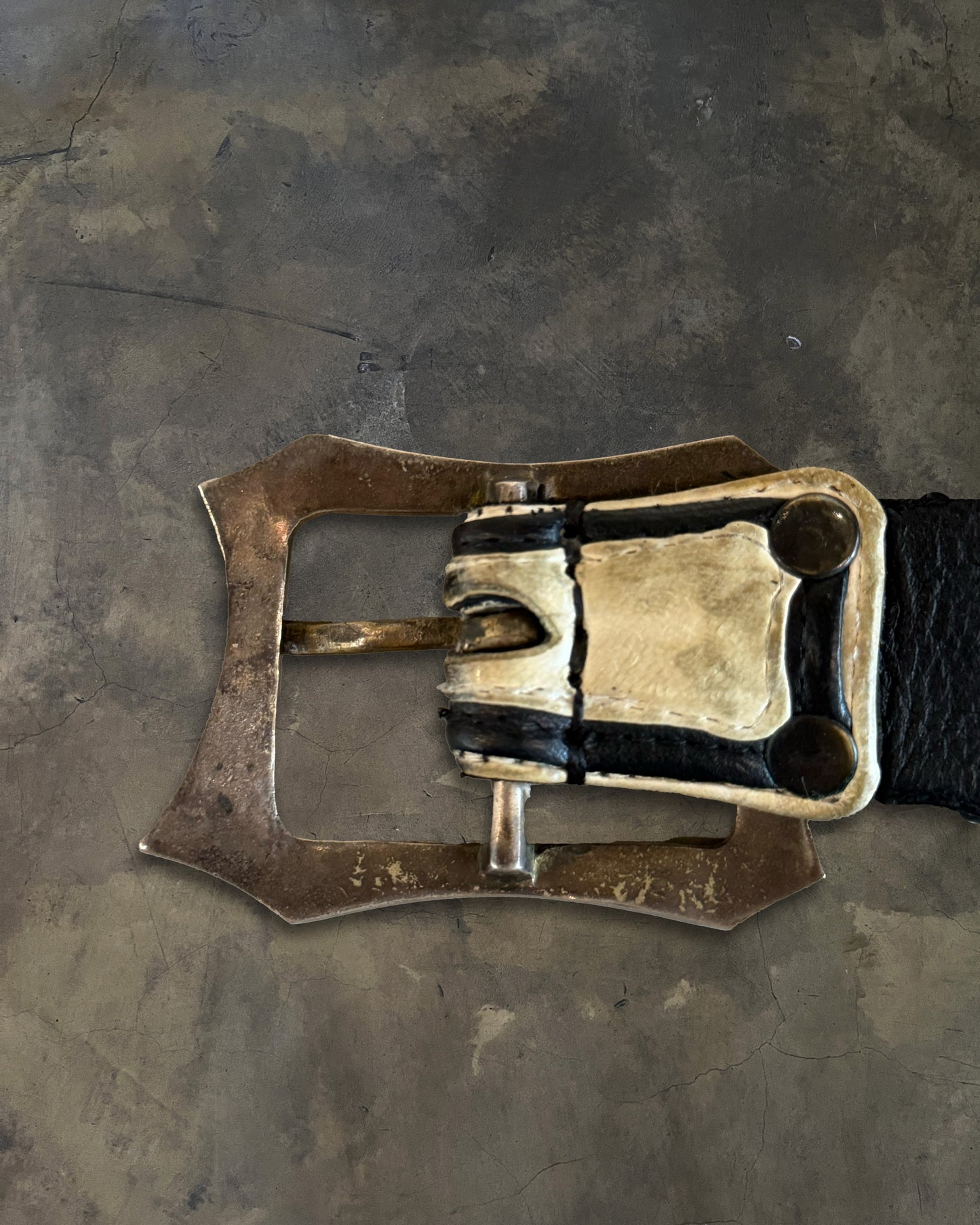 KMRii GRAND CROSS LEATHER STUDDED BELT