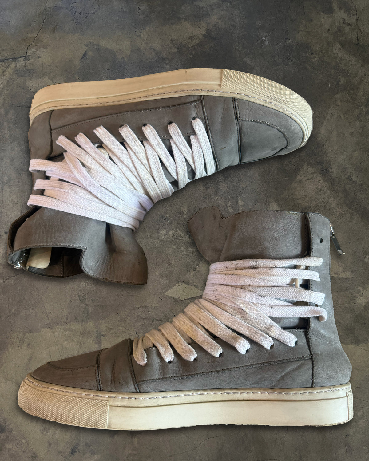KRISVANASSCHE AW2010 DARK GREY MEGA LACED HIGH TOP
