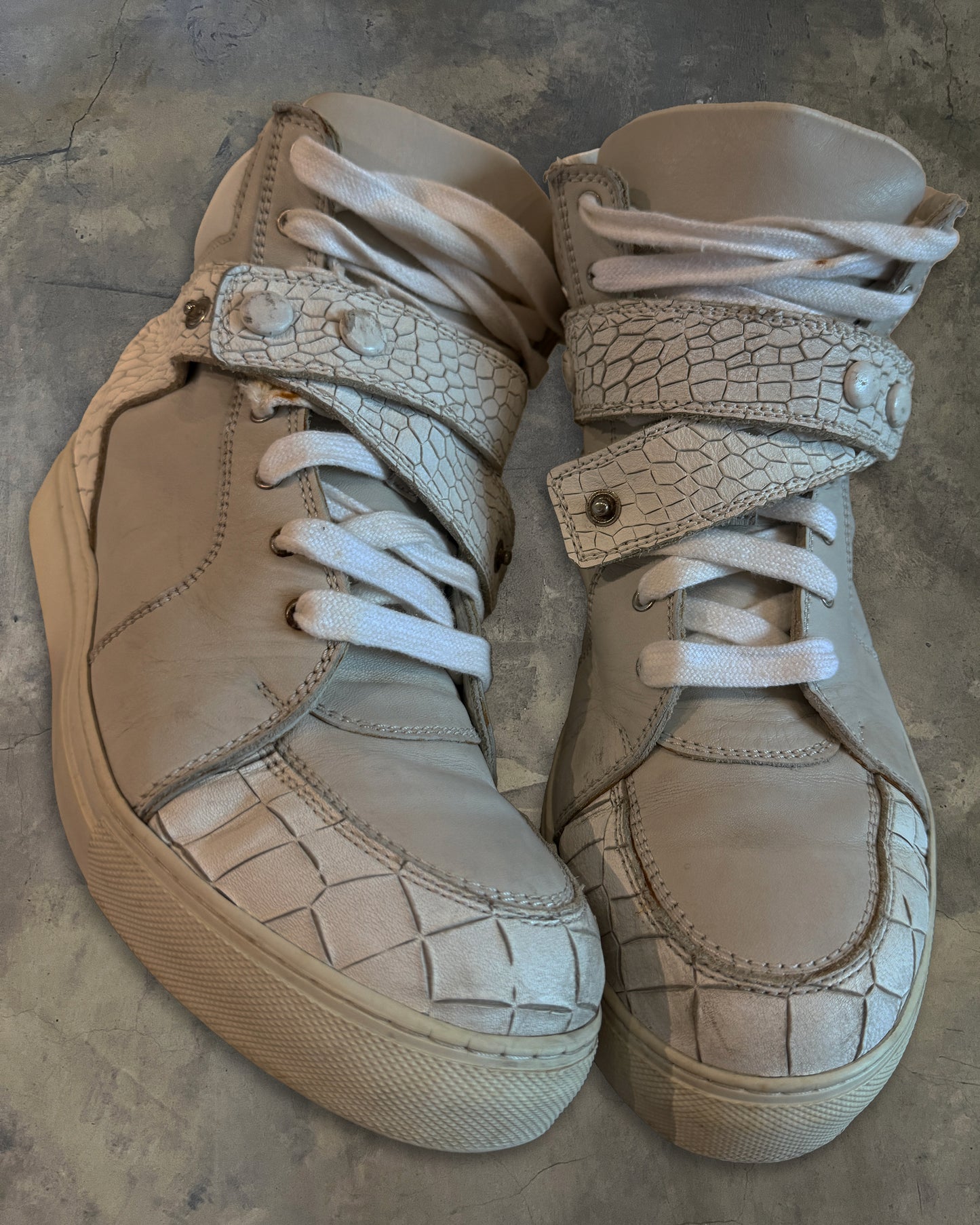 KRISVANASSCHE BLACK PRESS BUTTON STRAP SNEAKER