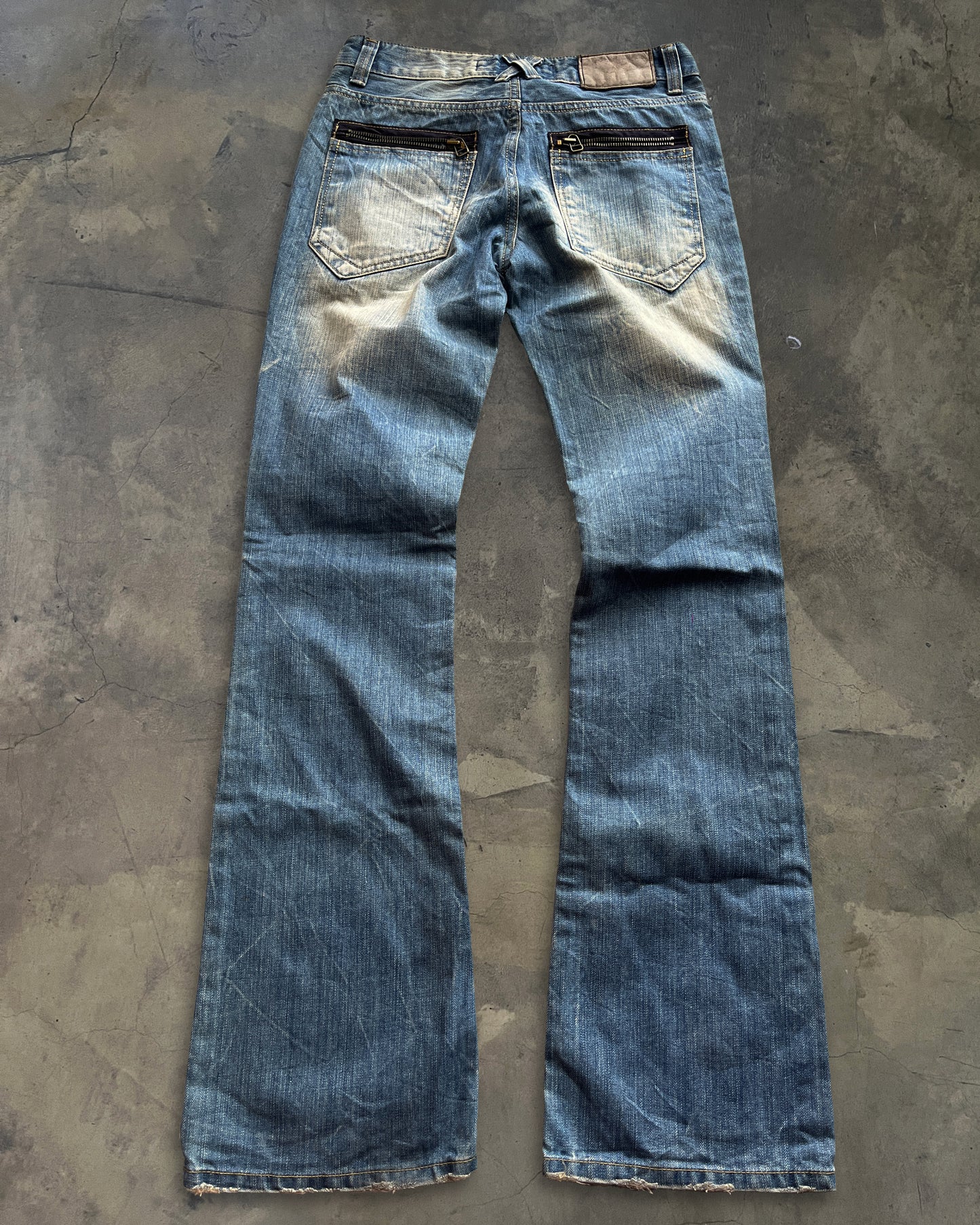 LAGUST DISTRESSED WASH DENIM ★★★