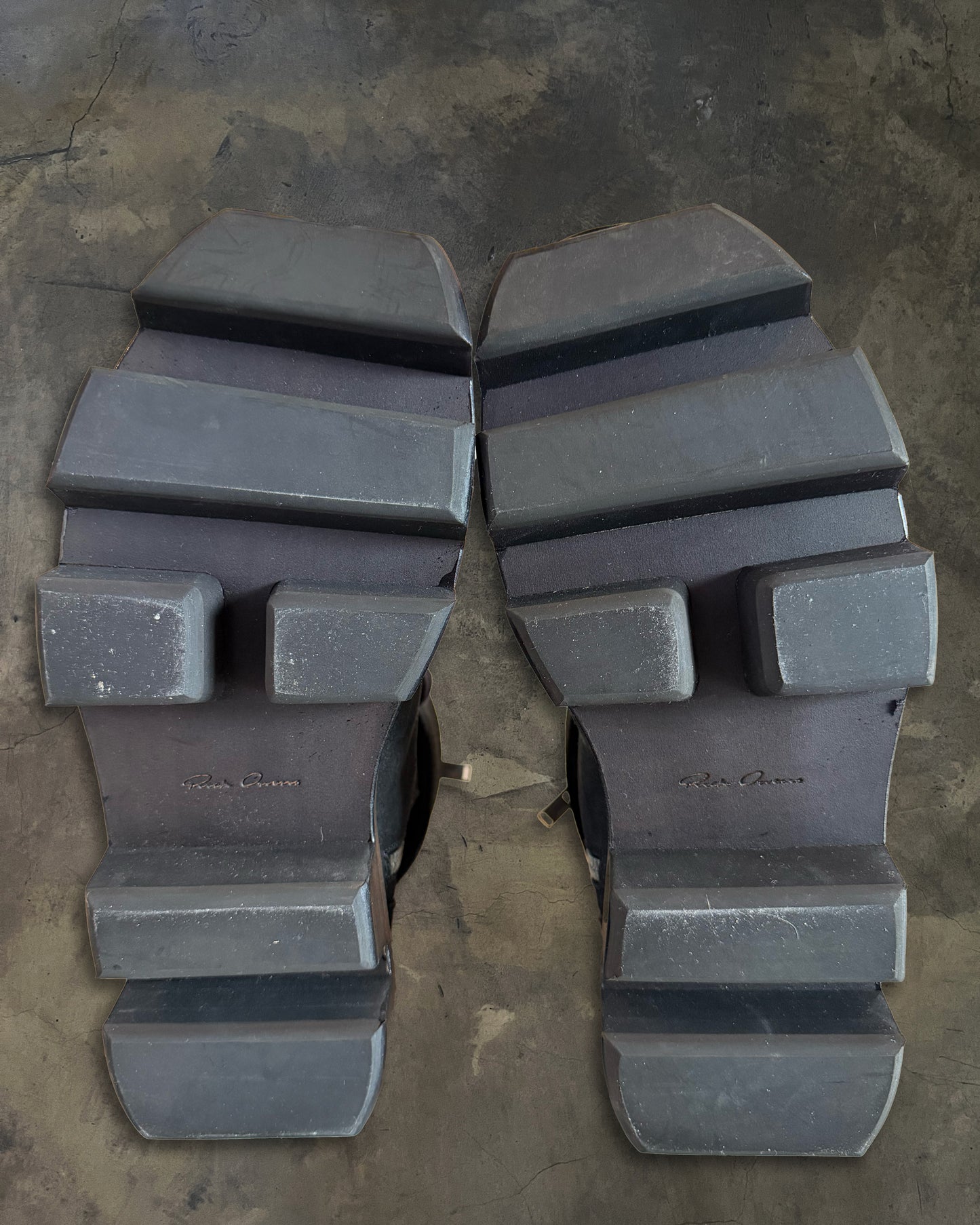 RICK OWENS FW2013 ‘PLINTH’ RUNWAY BLISTERED MEGATOOTH BOOTS