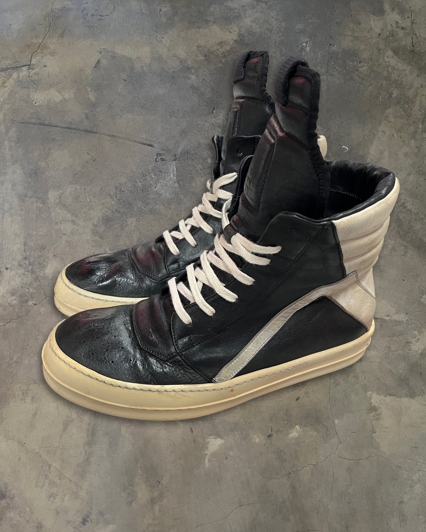 RICK OWENS AW2012 "MOUNTAIN" HIGH TONGUE GEOBASKET