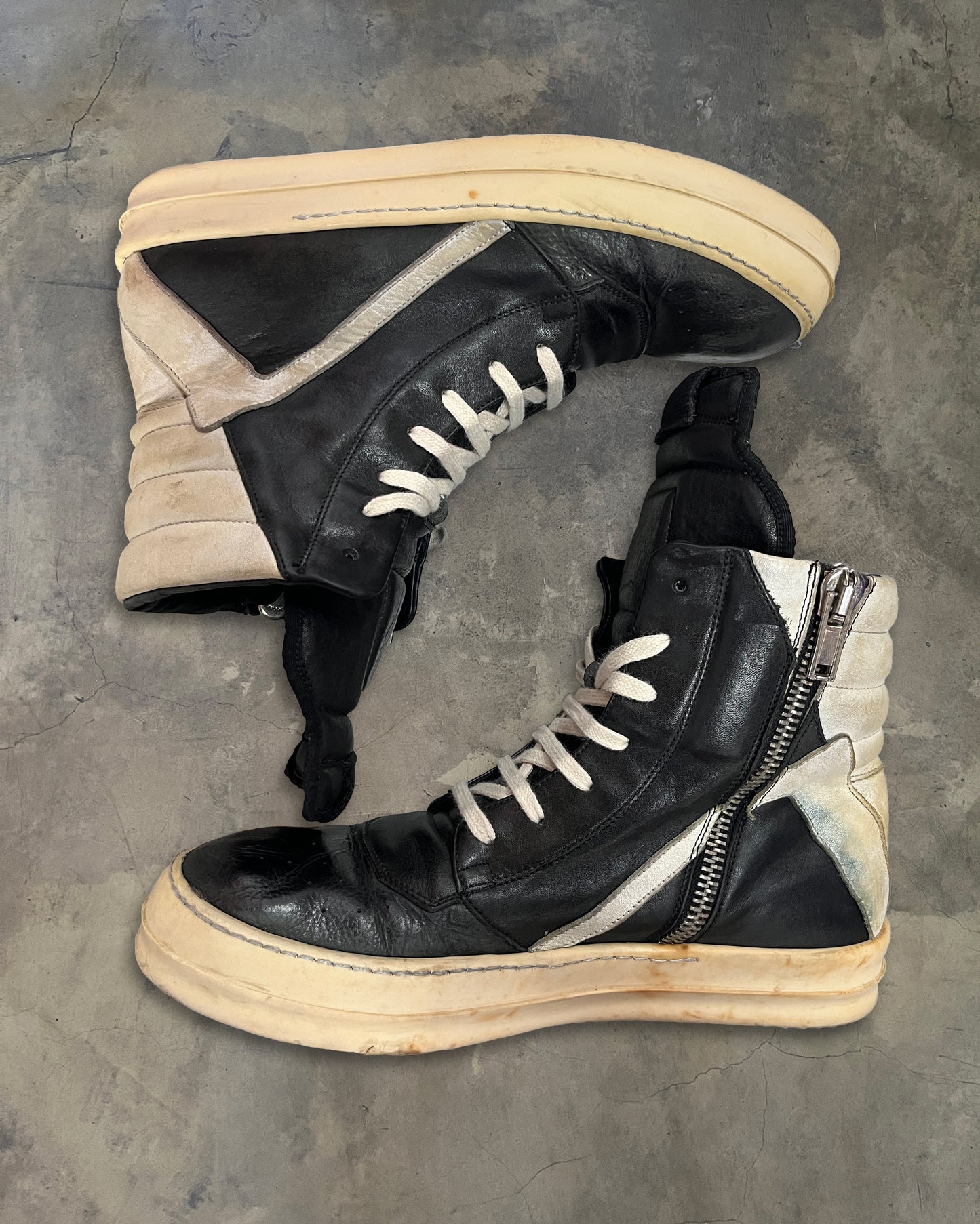 RICK OWENS AW2012 "MOUNTAIN" HIGH TONGUE GEOBASKET