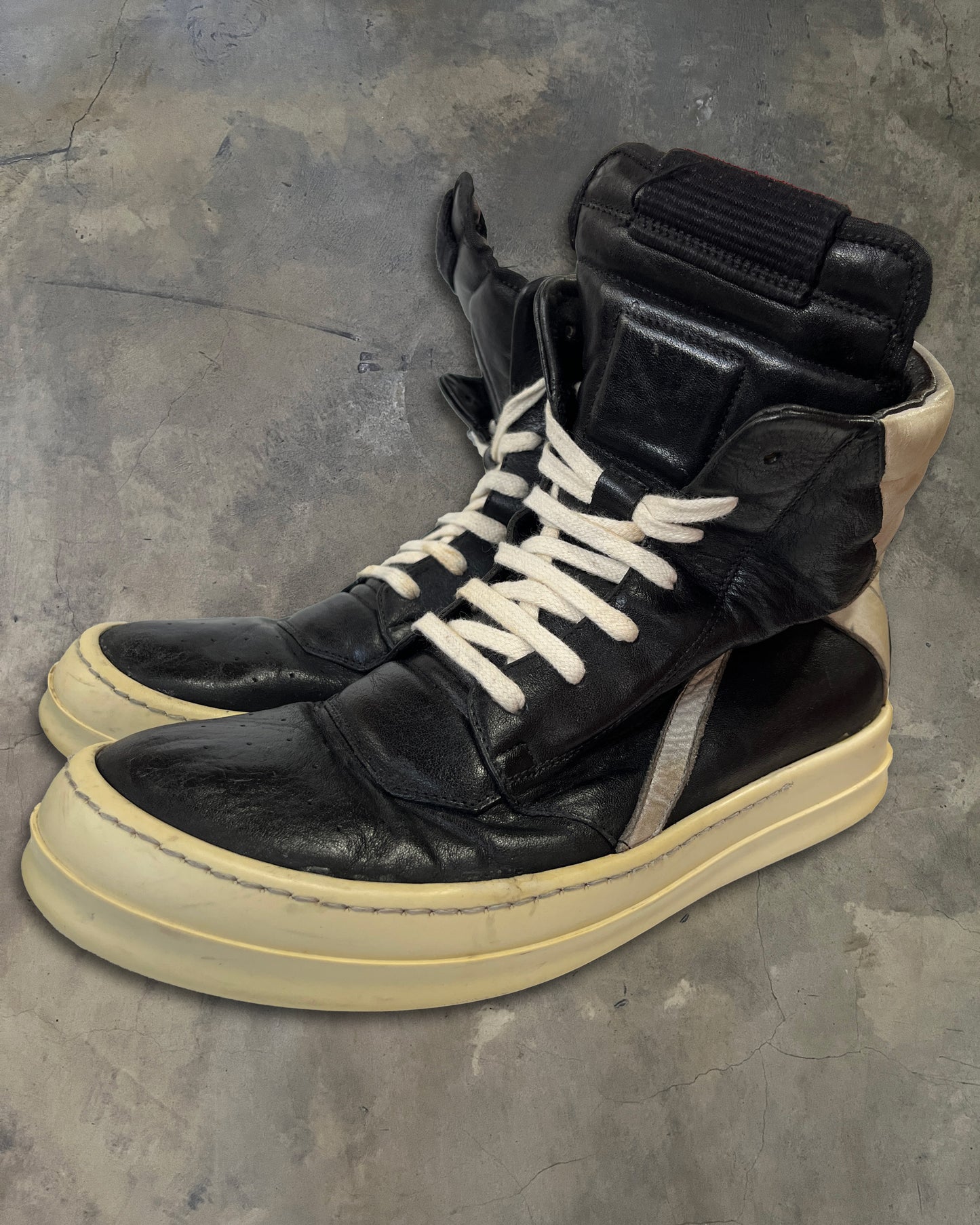 RICK OWENS SS2011 MAINLINE SHORT TONGUE GEOBASKET