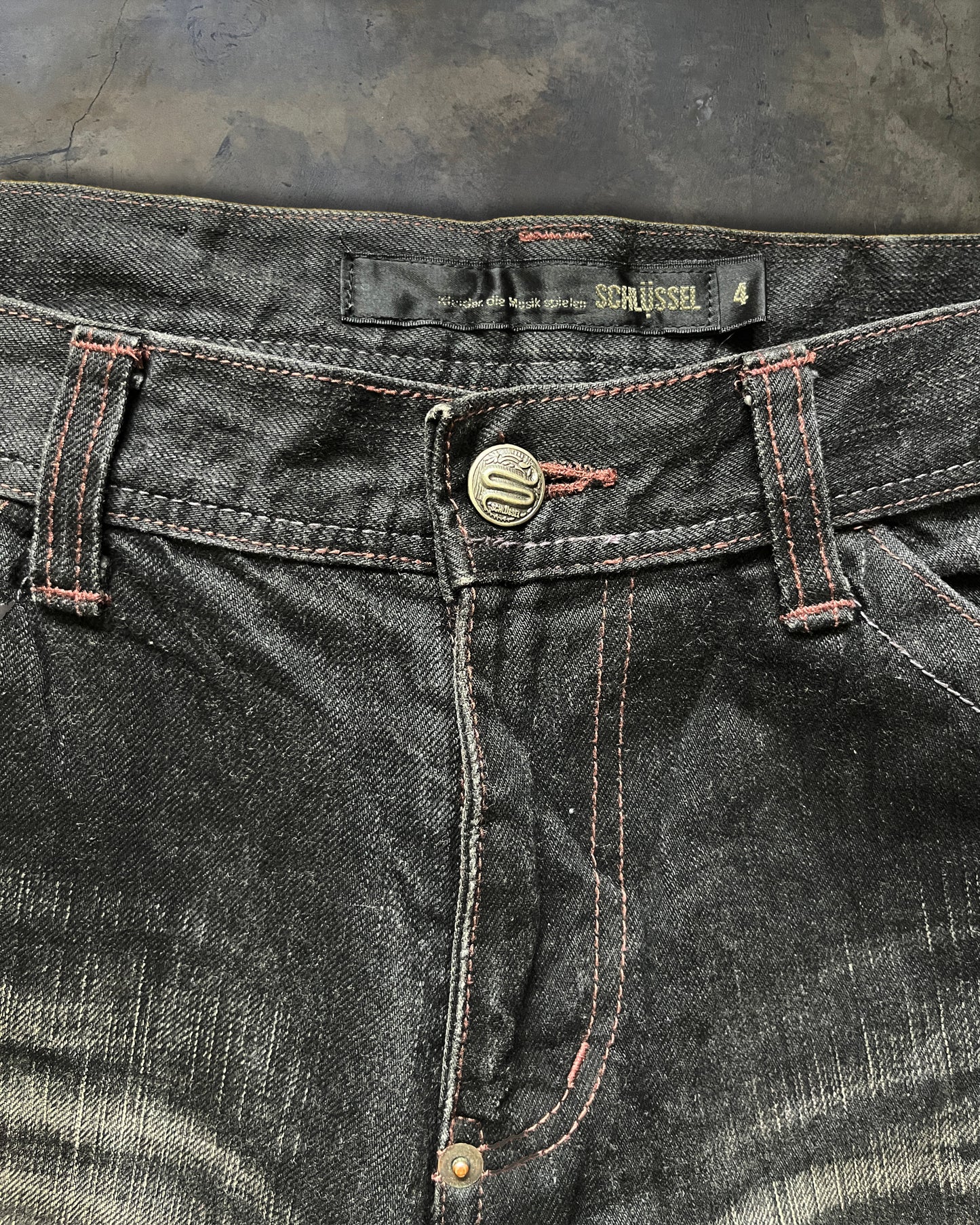 SCHLUSSEL WIDE CUT DISTRESSED DENIM