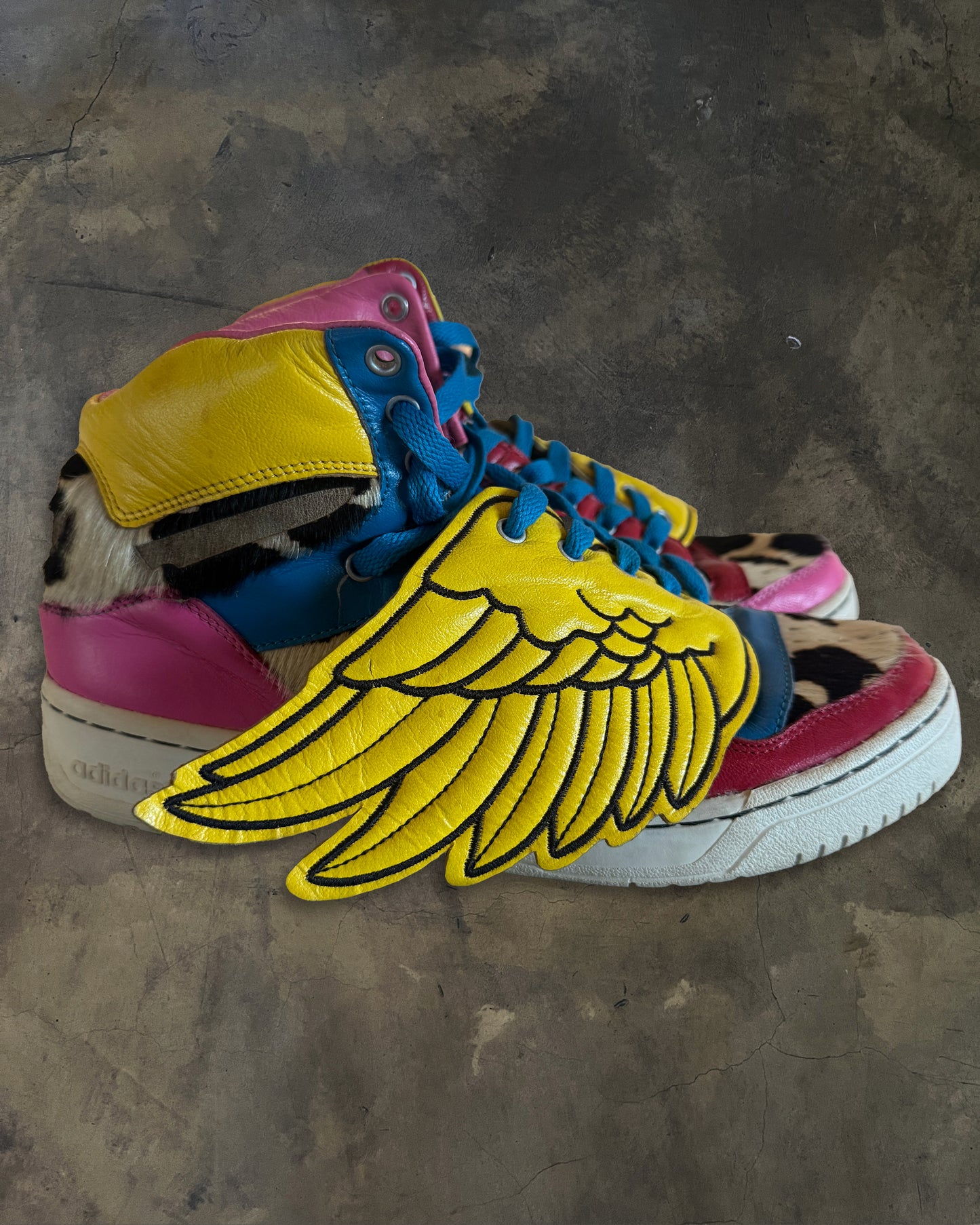 JEREMY SCOTT X 2NE1 ADIDAS WINGS