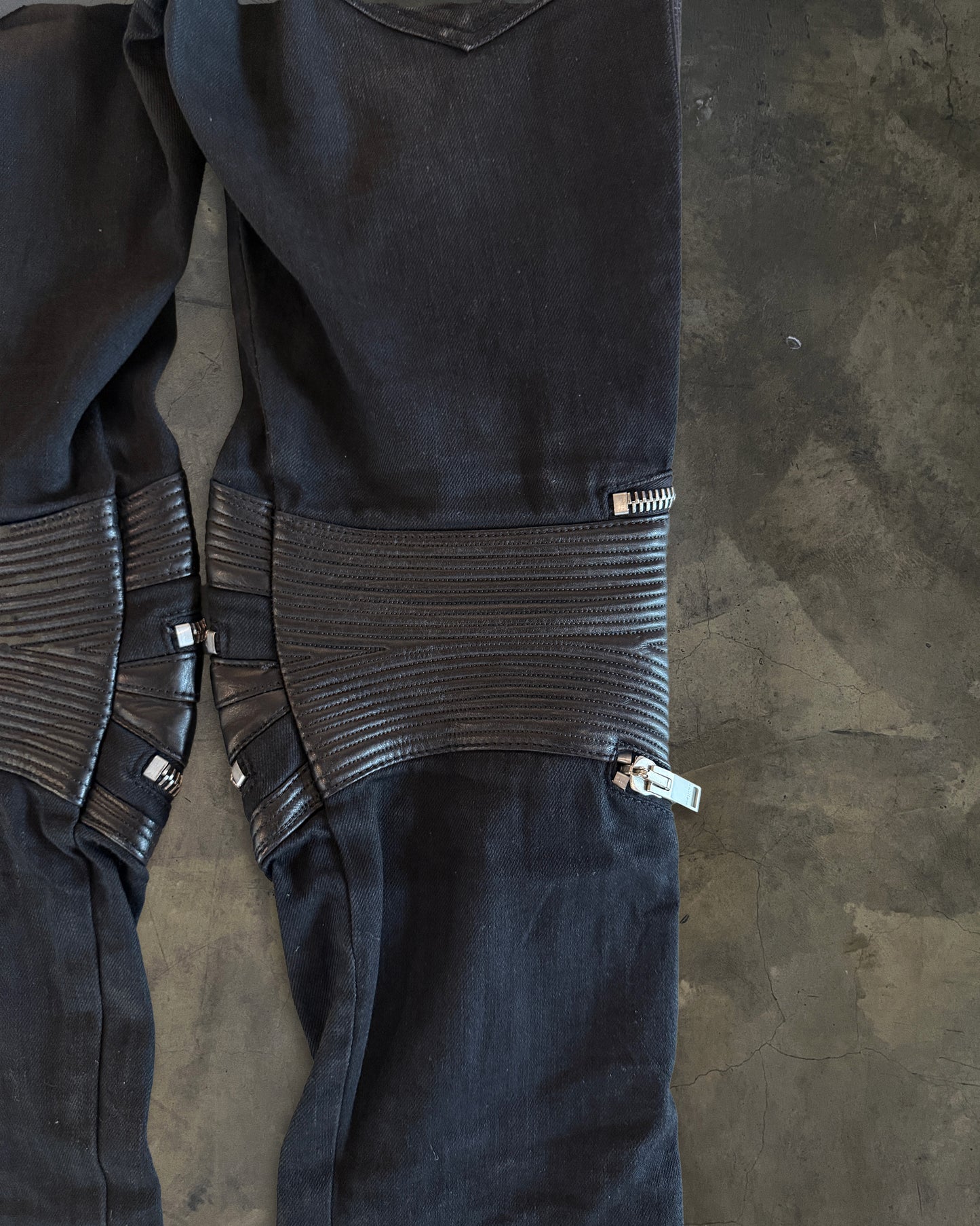 SAINT LAURENT SS2014 D04 LEATHER KNEE EMBELLISHMENTS BIKER DENIM