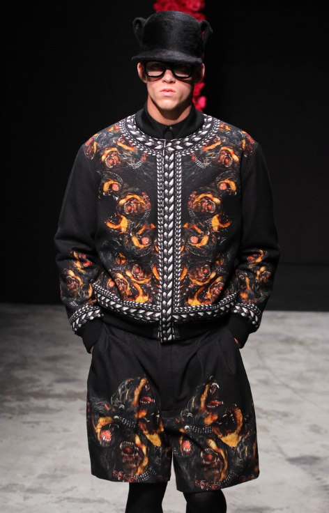 GIVENCHY FW2011 RUNWAY ROTWEILLER BOMBER
