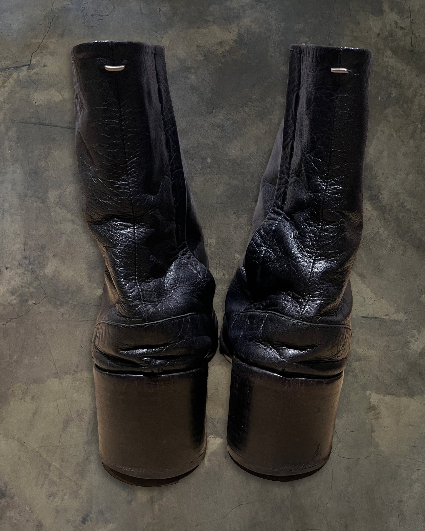 MAISON MARGIELA LEATHER TABI SPLIT TOE BOOTS 42