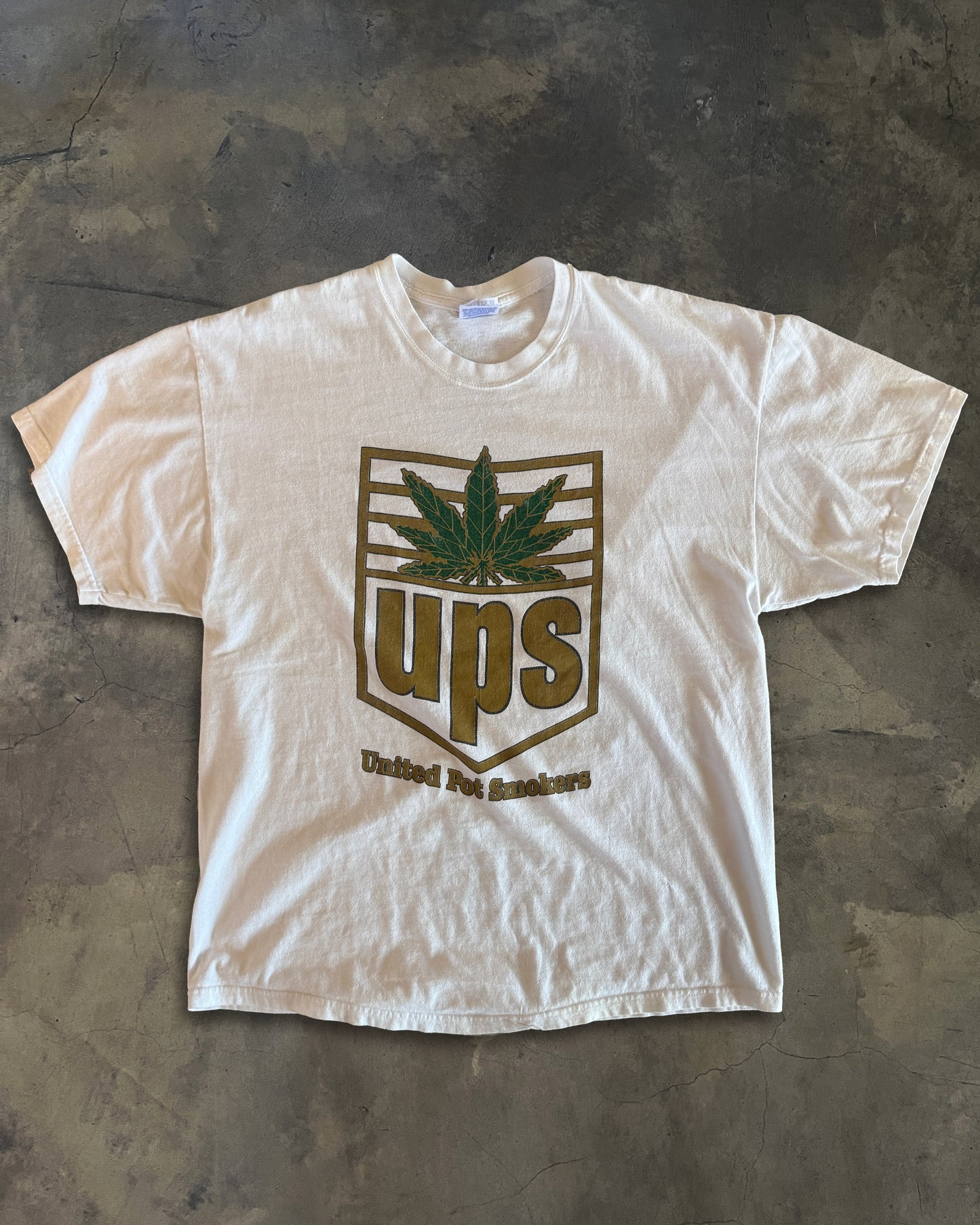 VINTAGE UNITED POT SMOKERS TEE