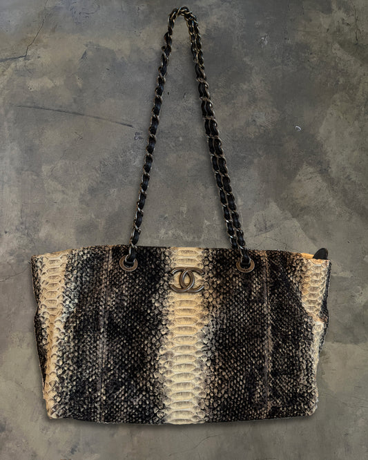 CHANEL 2011 WOOLED PYHTON ZIP SHOULDER BAG