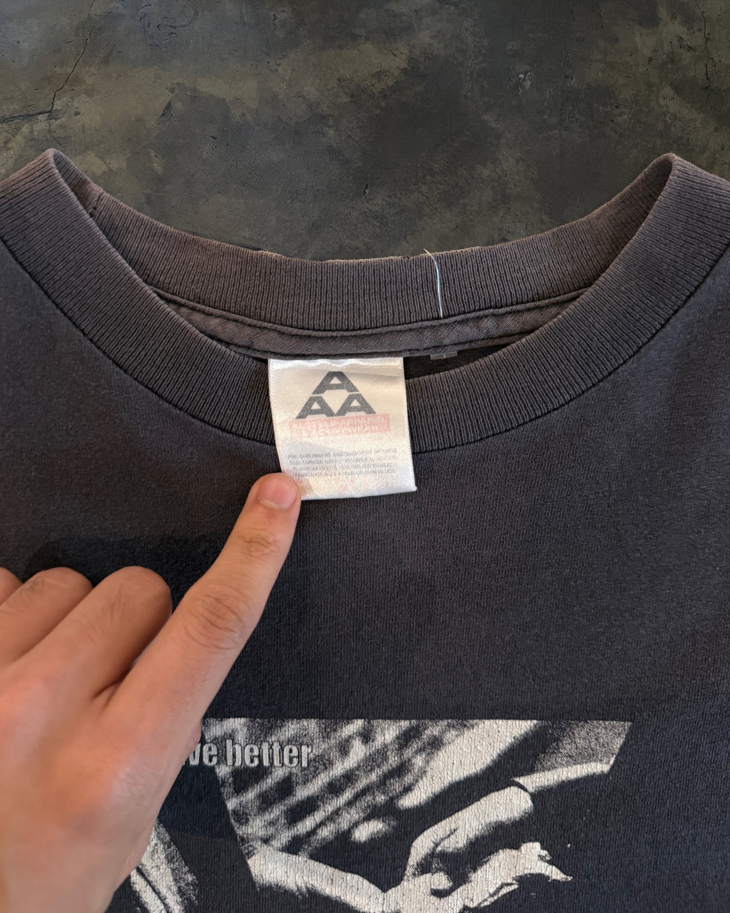 2000s BOUNTY HUNTER "LIVE BETTER .... DEAL DRUGS" TEE