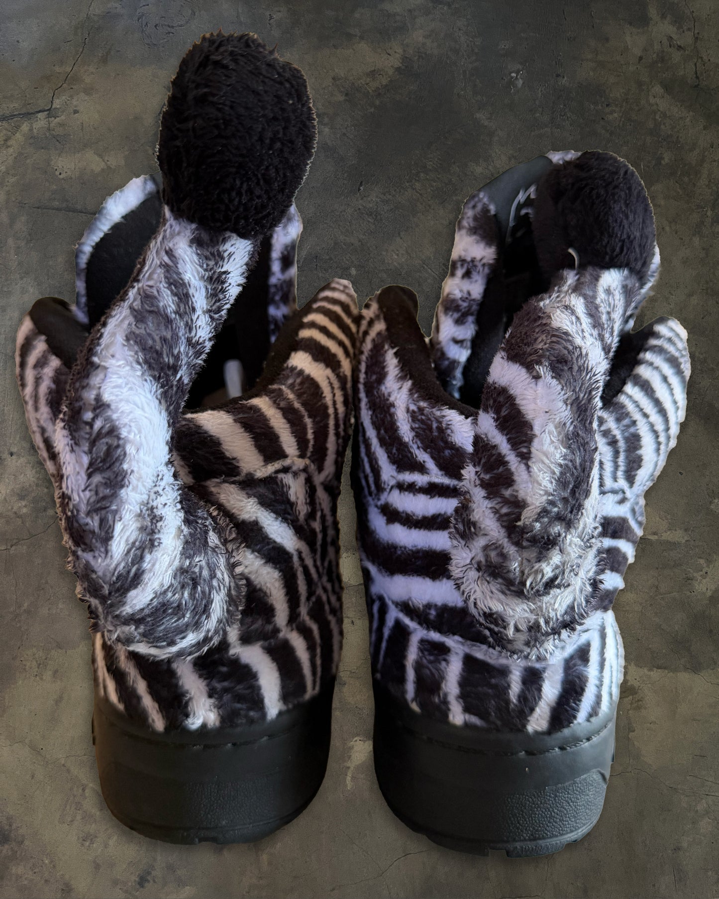 JEREMY SCOTT X ADIDAS ZEBRA SNEAKER