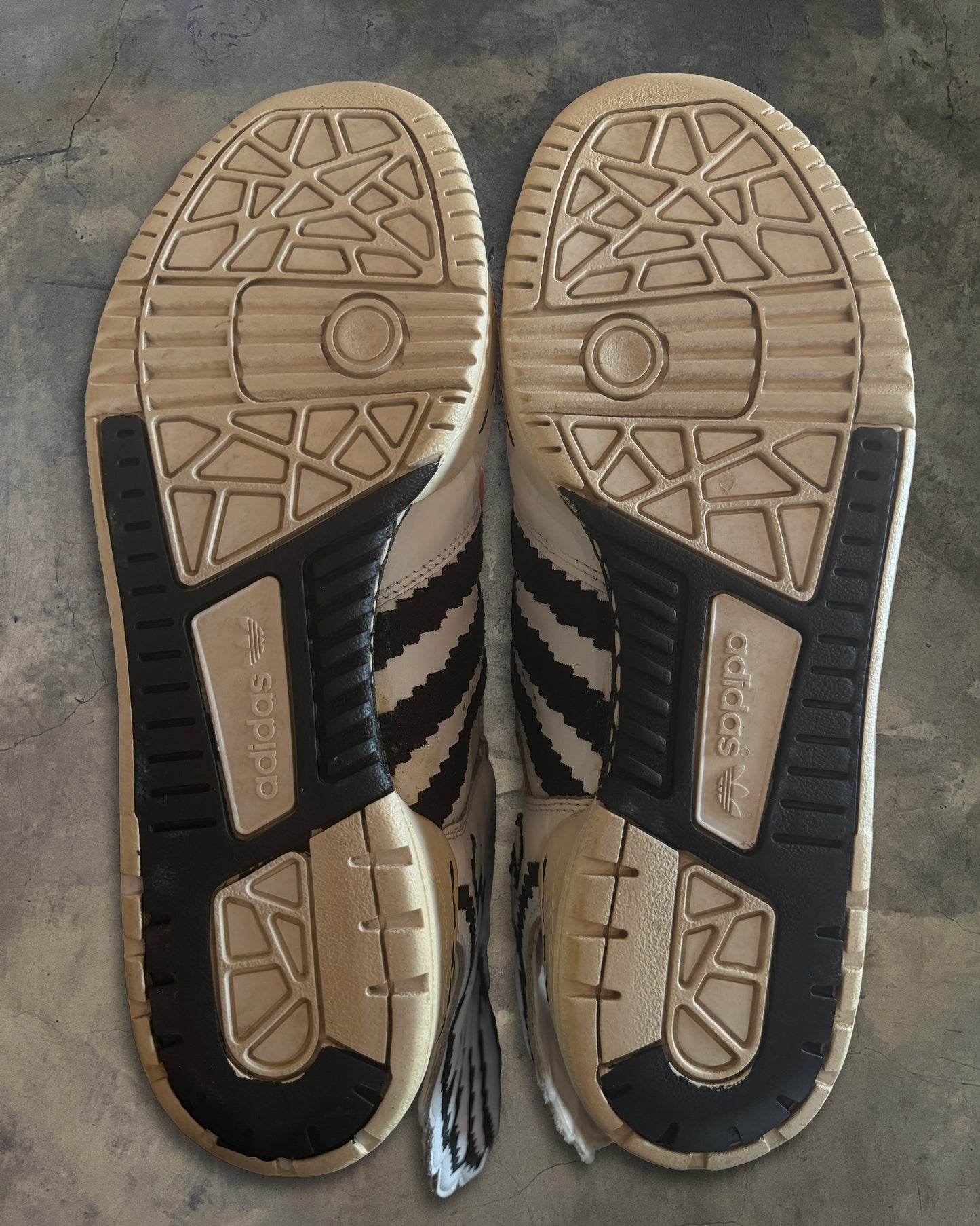 JEREMY SCOTT X ADIDAS PIXEL WINGS 2.0