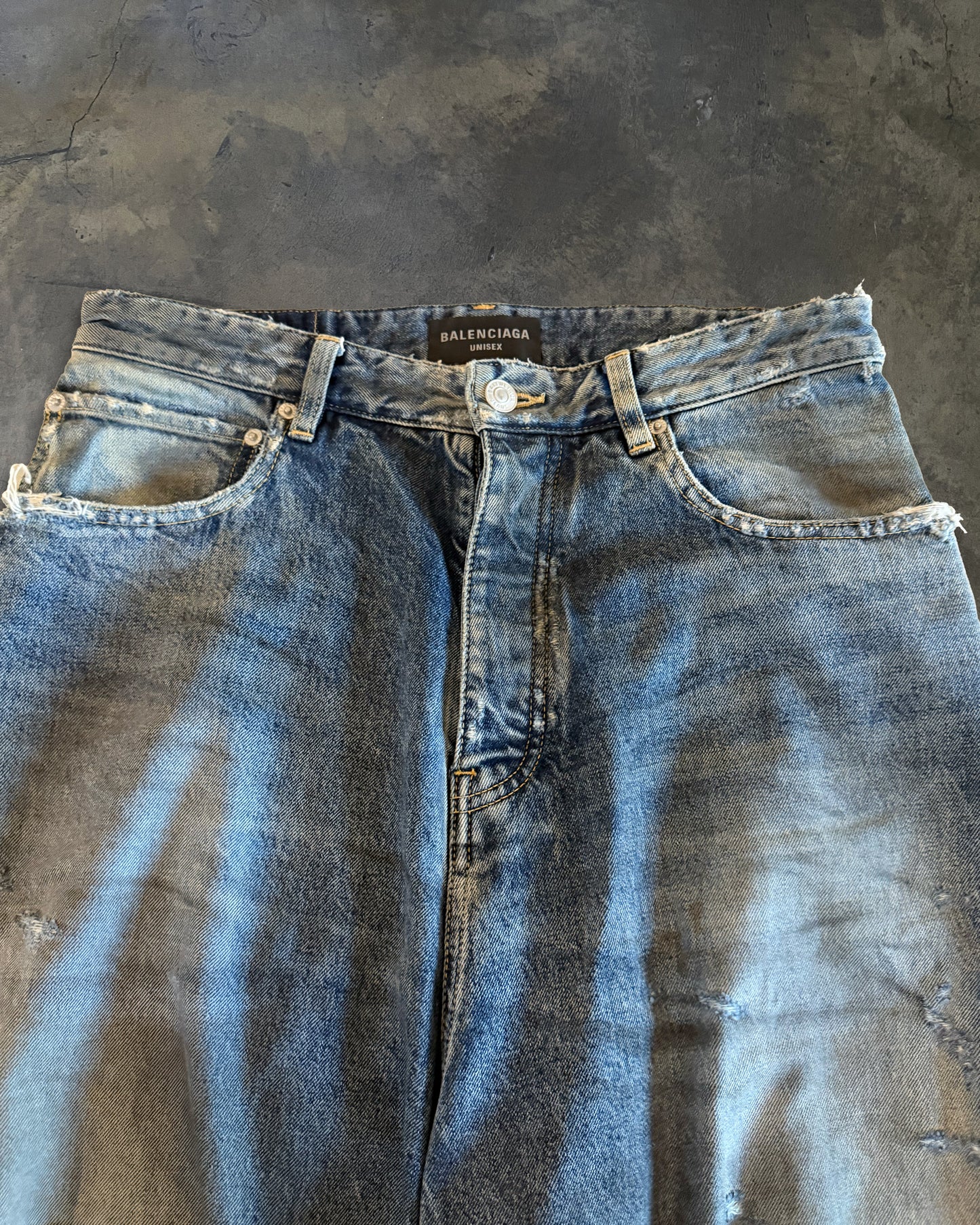 BALENCIAGA SS2023 MUD SHOW SKATER JEANS