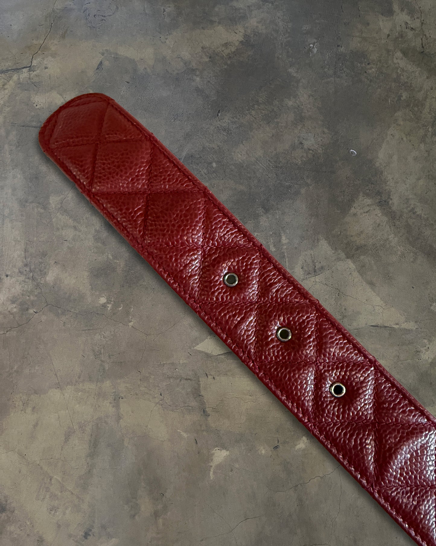 CHANEL 2013 PIG BLOOD QUILTED CC CAVIAR BELT