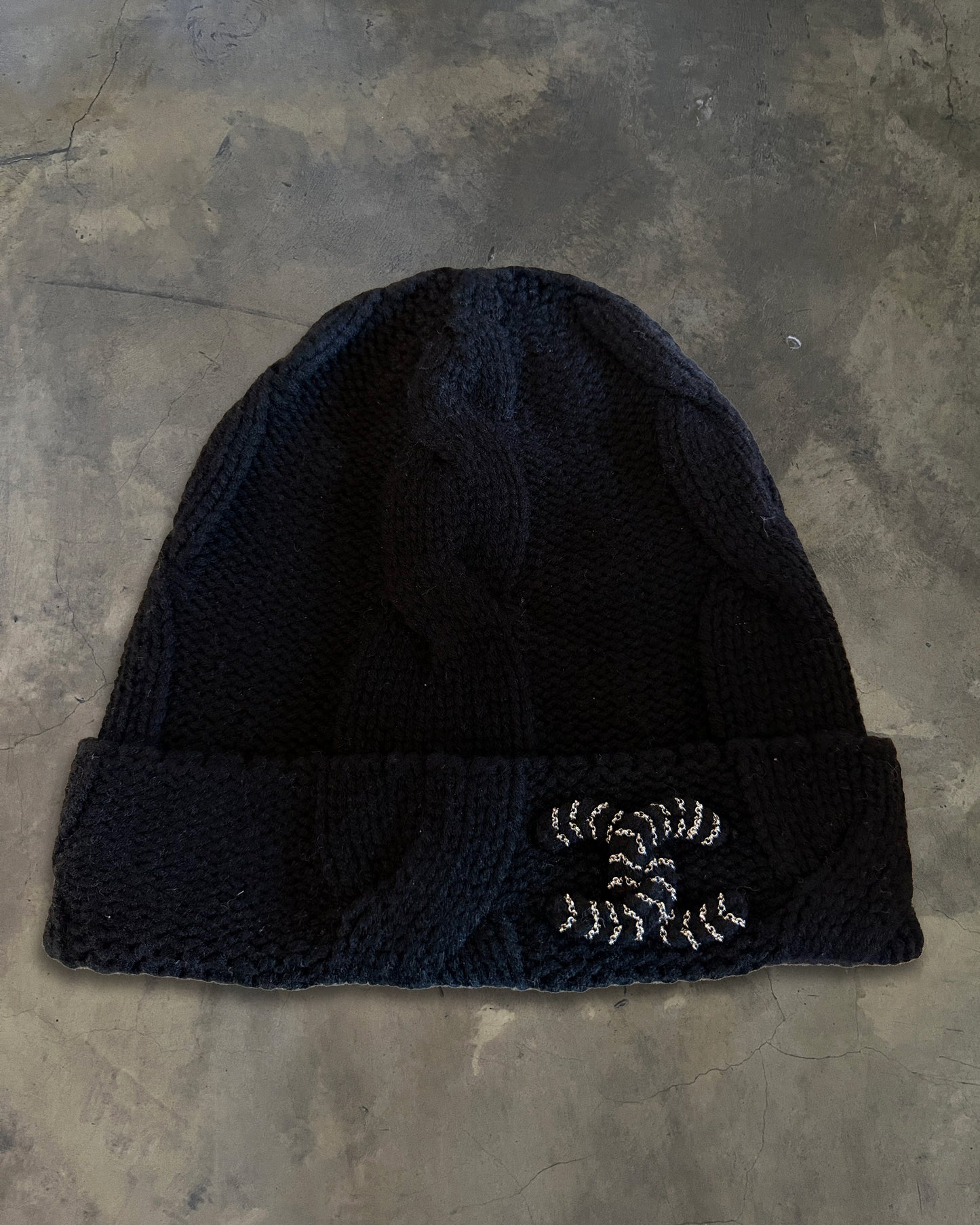 CHANEL CC LOGO CHAIN BEANIE