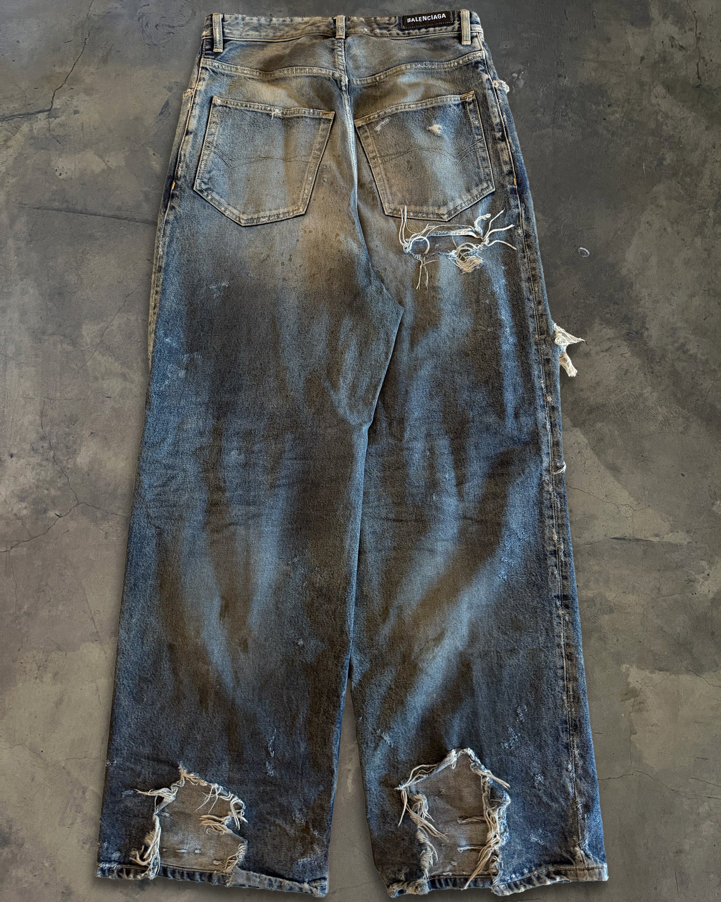 BALENCIAGA SS2023 MUD SHOW SKATER JEANS