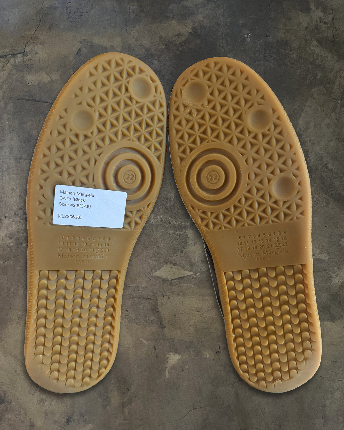 MAISON MARGIELA BLACK GAT 42.5