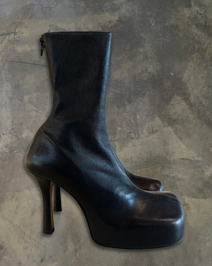 BOTTEGA VENETA AW2022 LAMBSKIN HEELED BOOTS