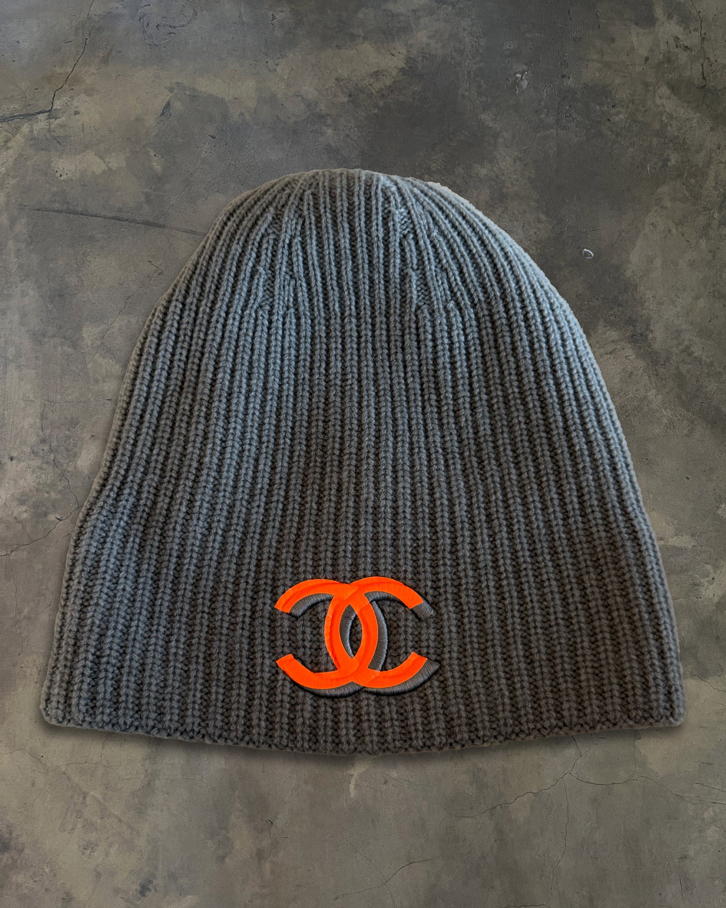 CHANEL WOOL CASHMERE CC LOGO BEANIE