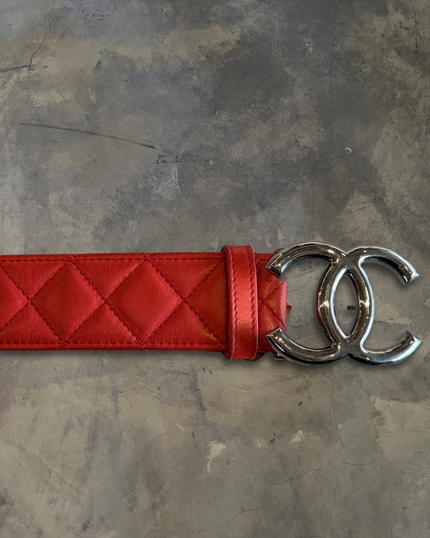 CHANEL PIRU RED QUILTED CC BELT