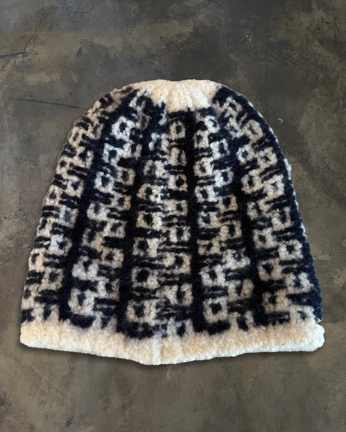 CHANEL CC SILK CASHMERE BEANIE