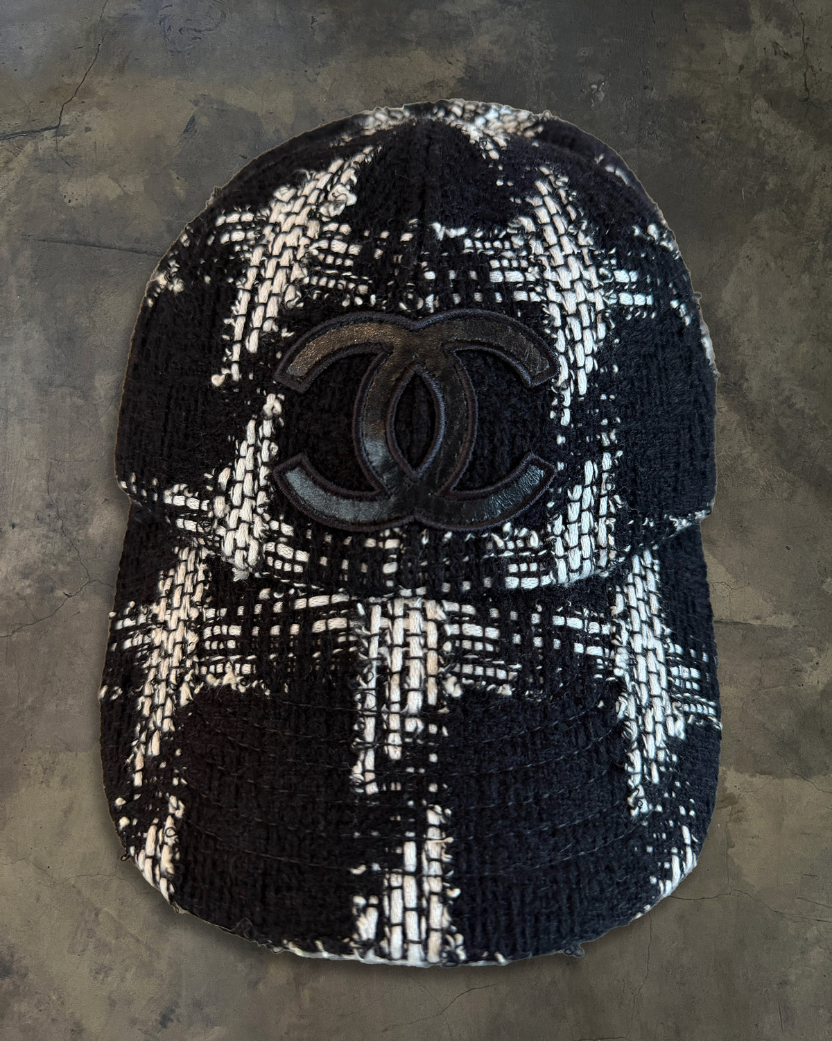 CHANEL B&W TWEED CC LOGO CAP