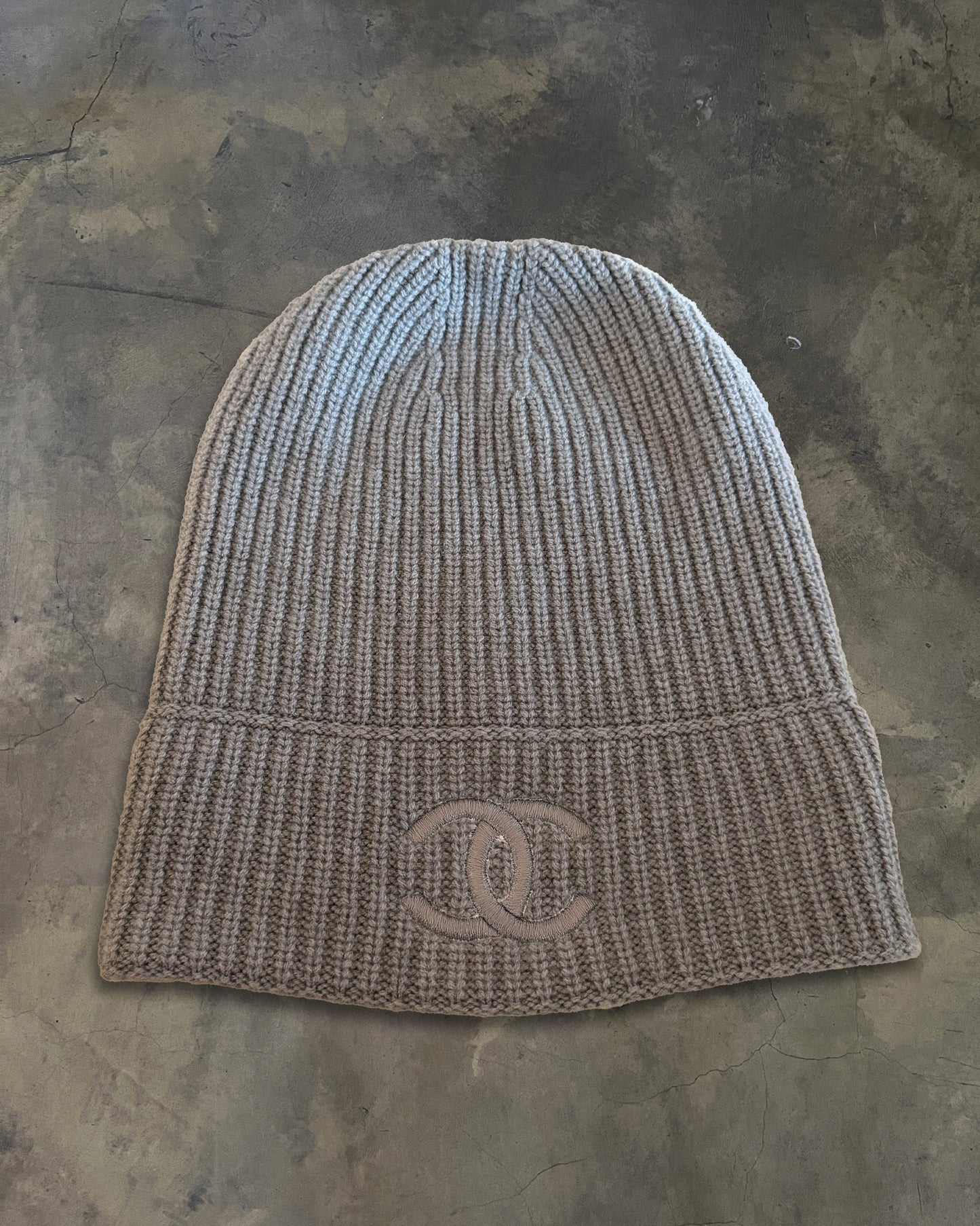 CHANEL WOOL CASHMERE CC LOGO BEANIE