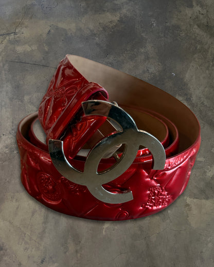 CHANEL CC QUILTED PATENT LEATHER BELT