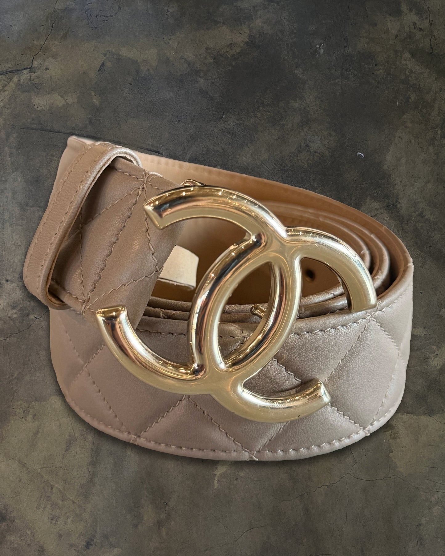 CHANEL BEIGE GRISÉ QUILTED LAMBSKIN BELT