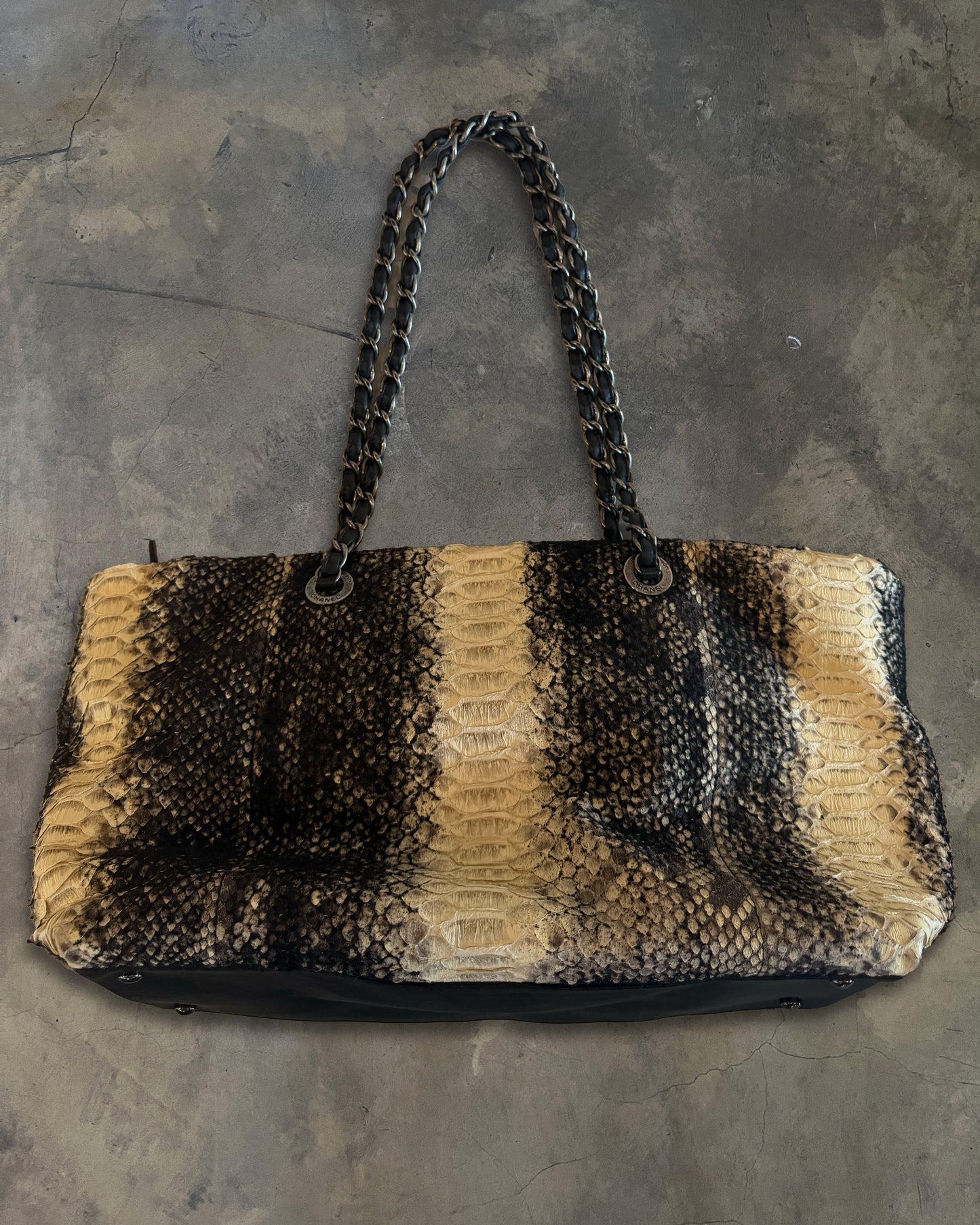 CHANEL 2011 WOOLED PYHTON ZIP SHOULDER BAG
