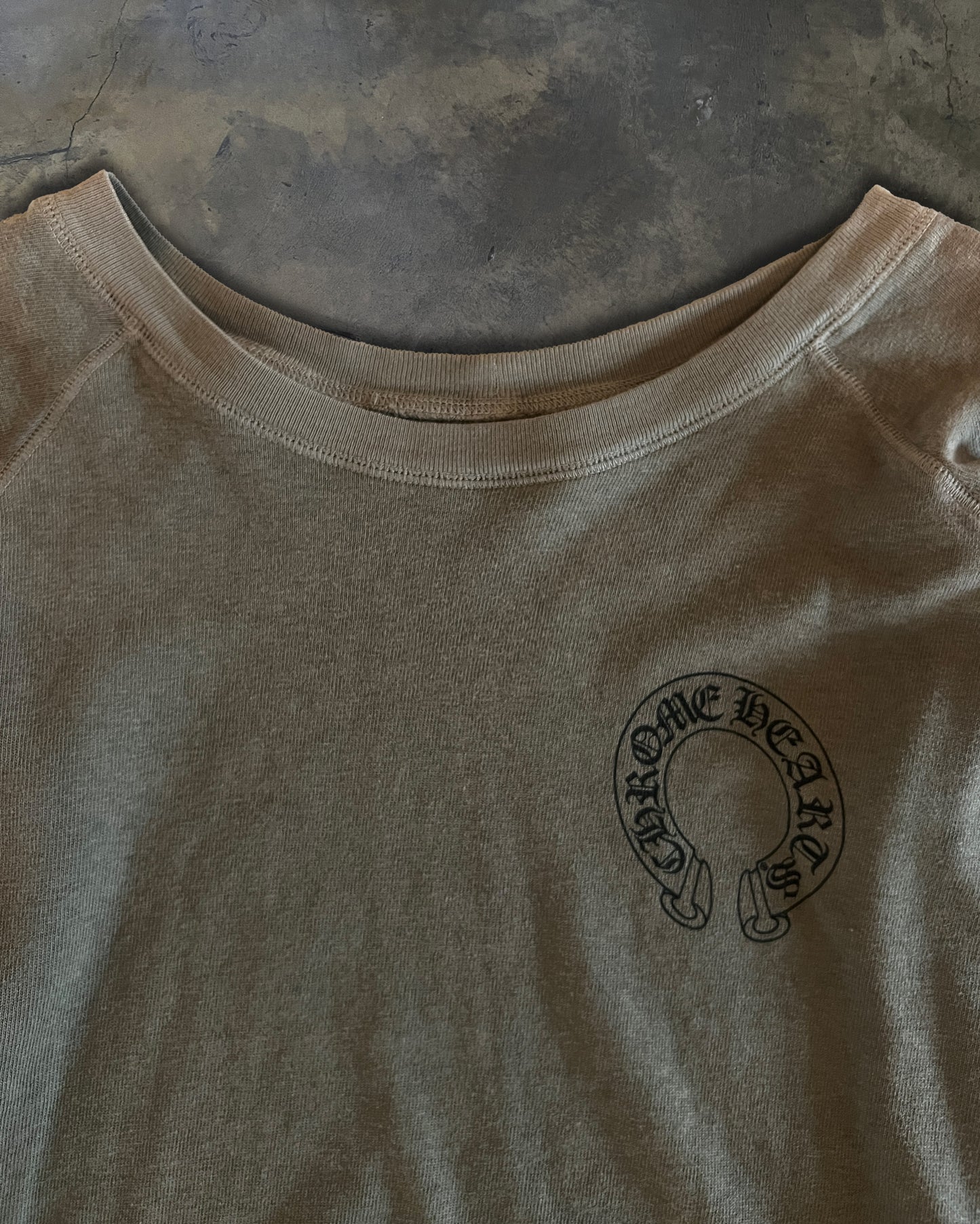 CHROME HEARTS CEMETERY CROSS CREWNECK