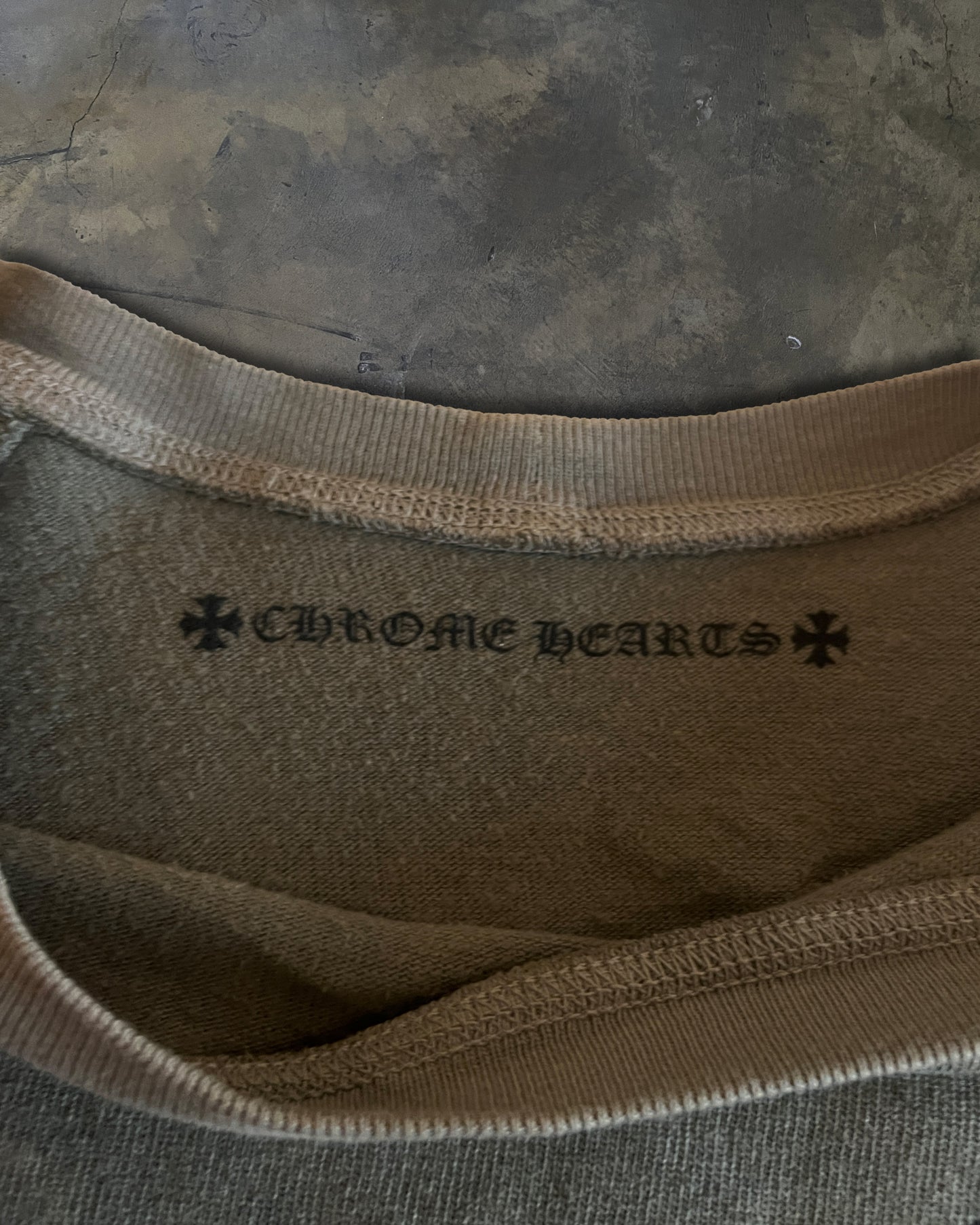 CHROME HEARTS CEMETERY CROSS CREWNECK