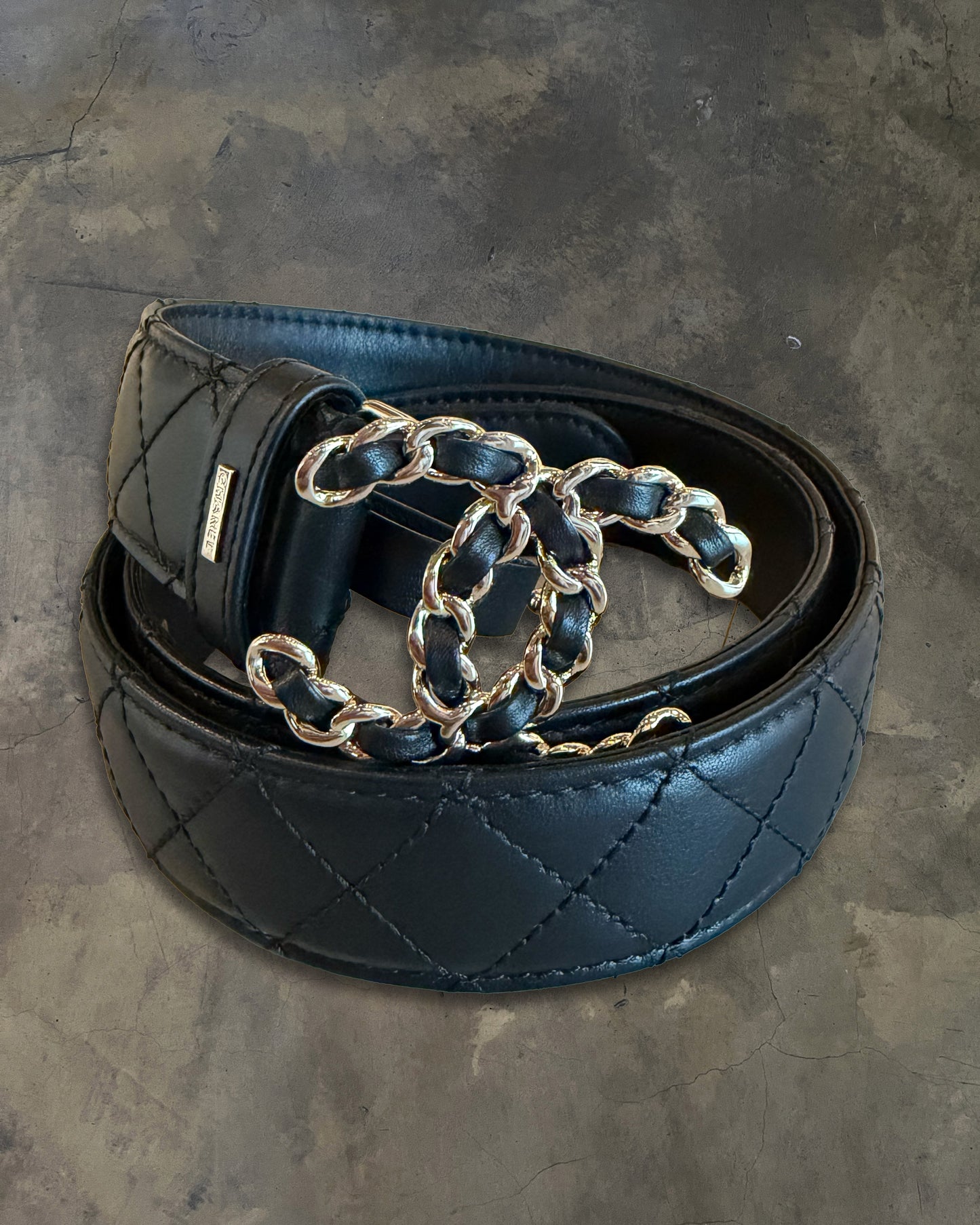 CHANEL BLACK QUILTED CC BELT
