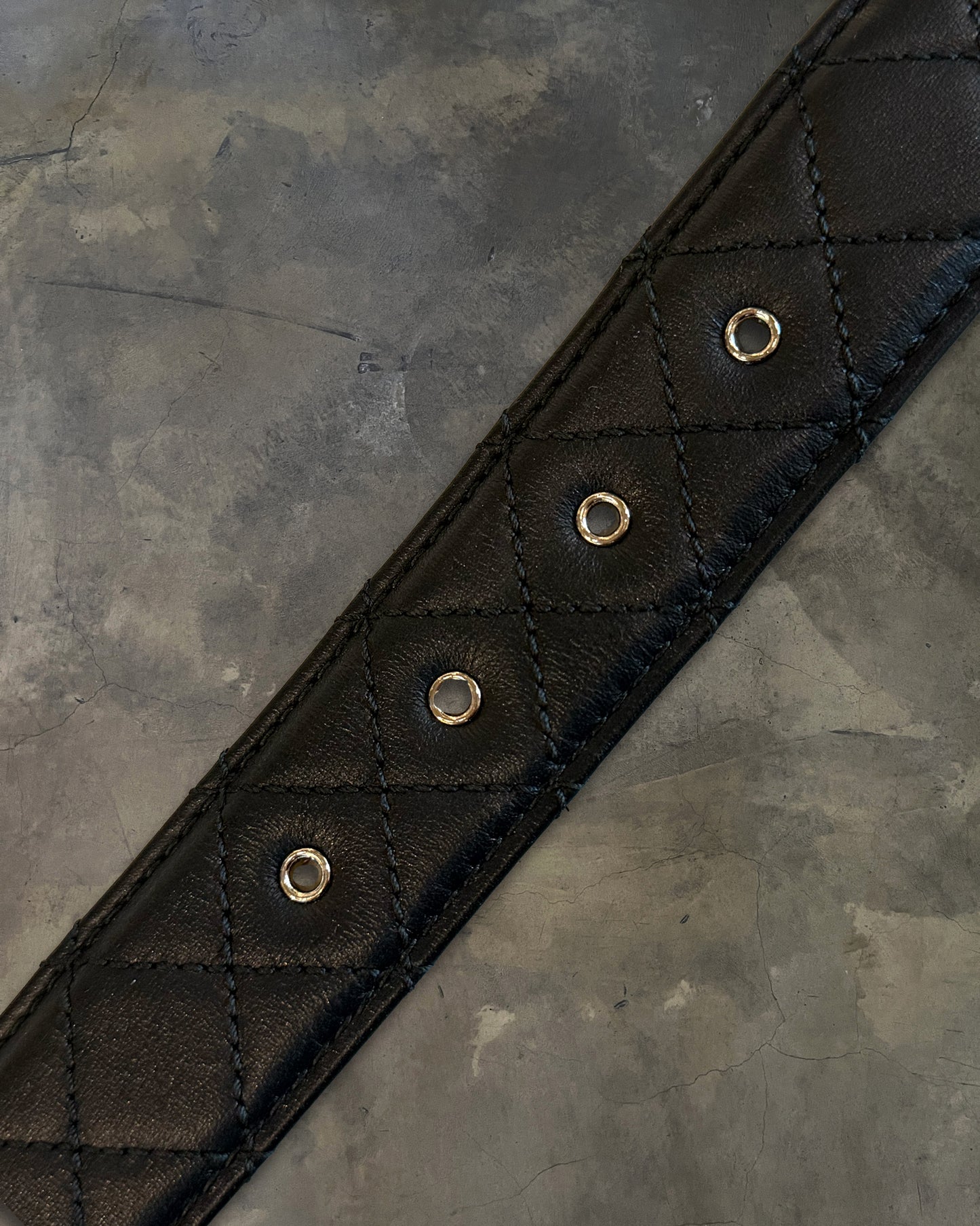 CHANEL BLACK QUILTED CC BELT