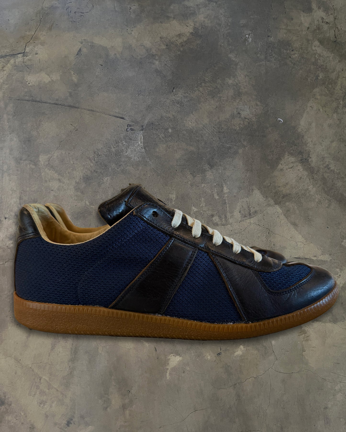 MAISON MARGIELA NAVY MESH GAT 42