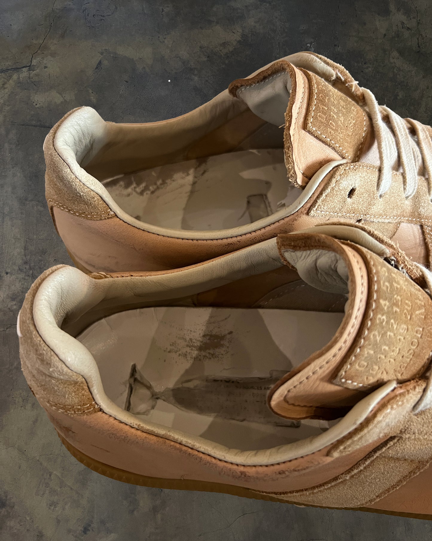 MAISON MARGIELA SALMON PINK GAT 43