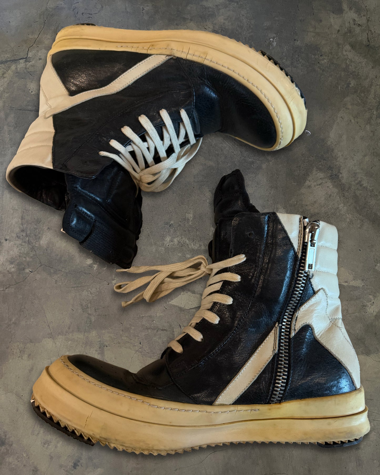 RICK OWENS FW2010 "GLEAM" SHORT TONGUE STAPLE GEOBASKETS