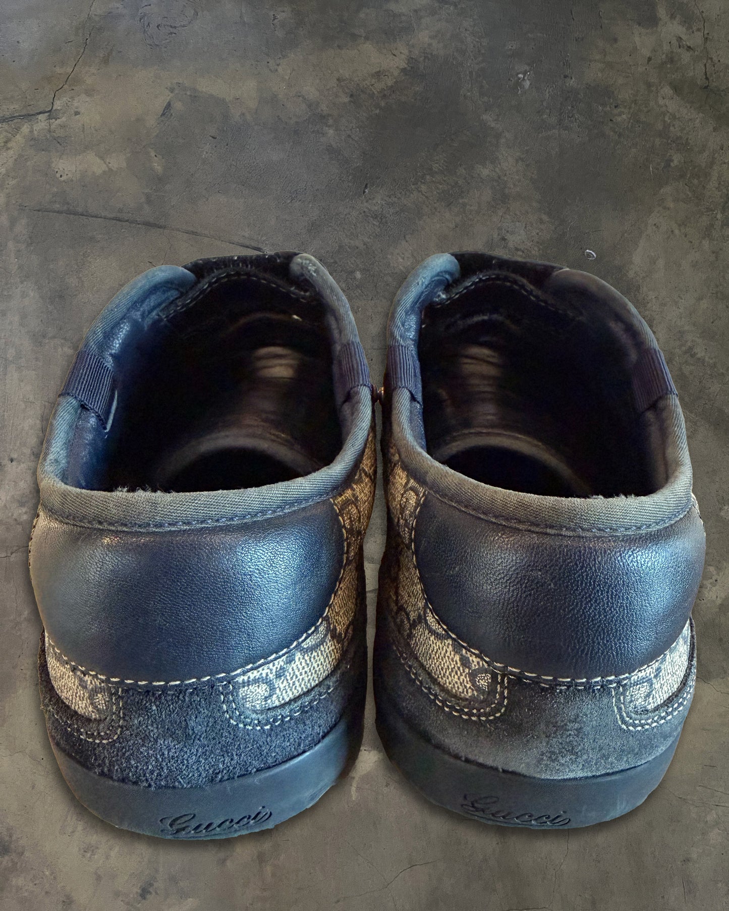GUCCI GG SUPREME SUEDE VELCRO GAT