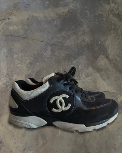 CHANEL CC LOGO SUEDE SNEAKERS