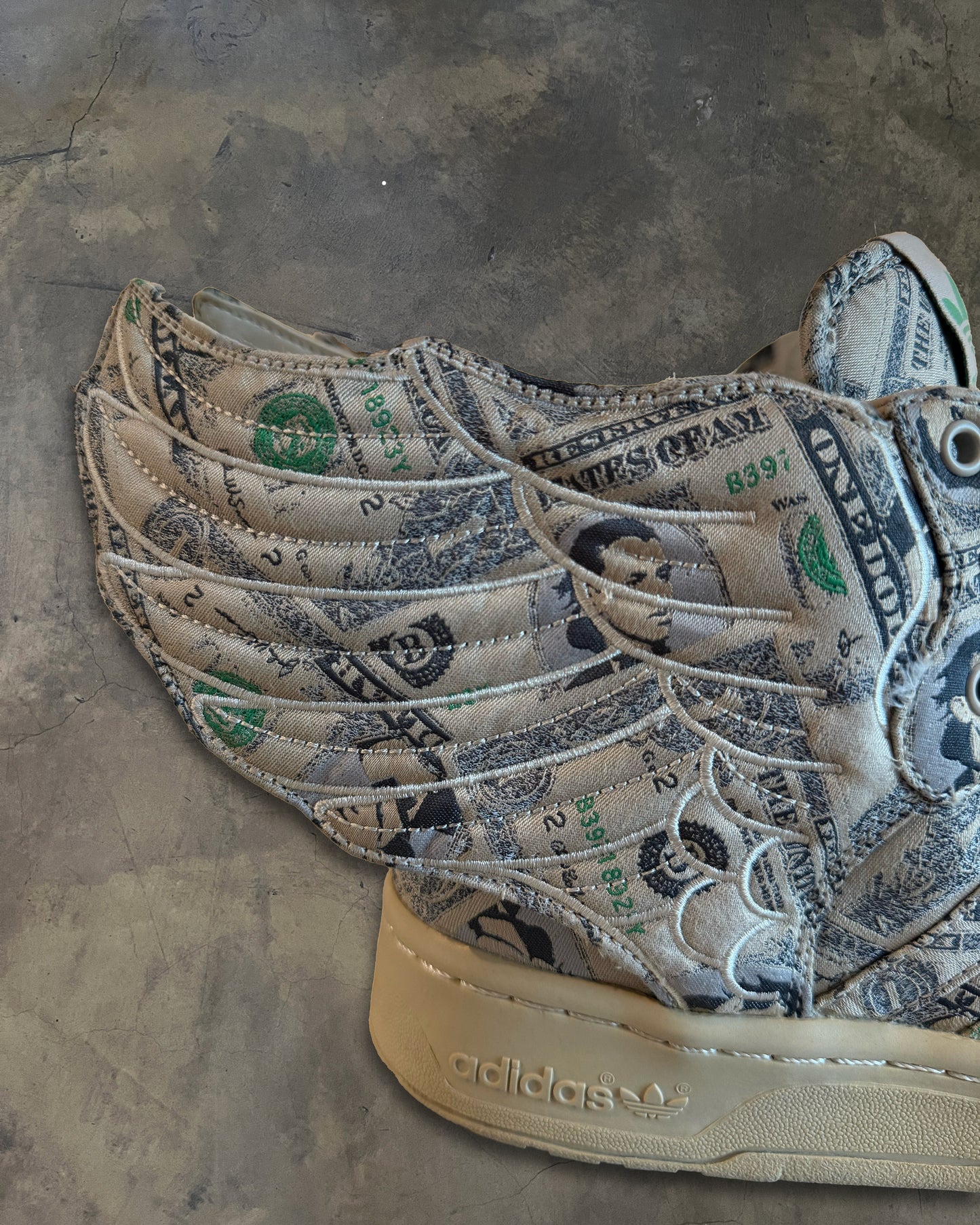 JEREMY SCOTT X ADIDAS FORUM 2.0 MONEY WINGS