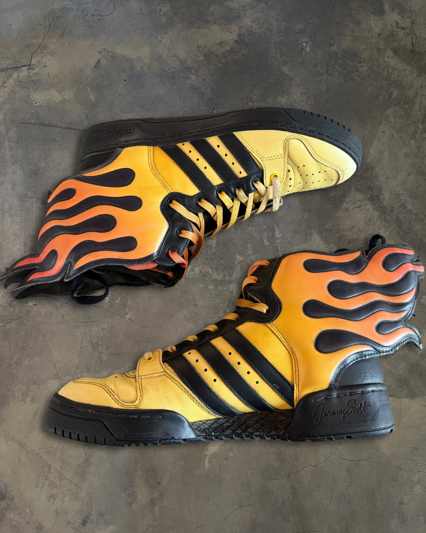 JEREMY SCOTTS X ADIDAS FLAME WINGS